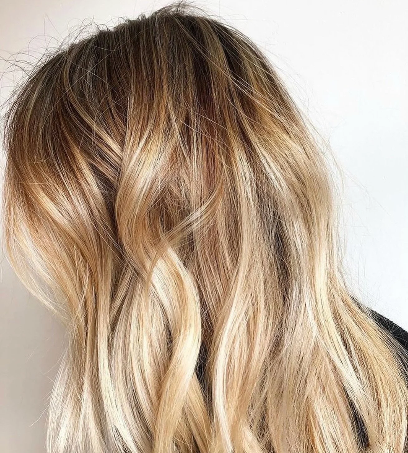 🍯 Honey blonde. 
Cut and color by Allison. 
.
.
.
#portlandhairstylist #portlandhair  #pdxhairstylist  #livedinhair #womanowned #livedinblonde
#pdxsalon #littlesaintsalon