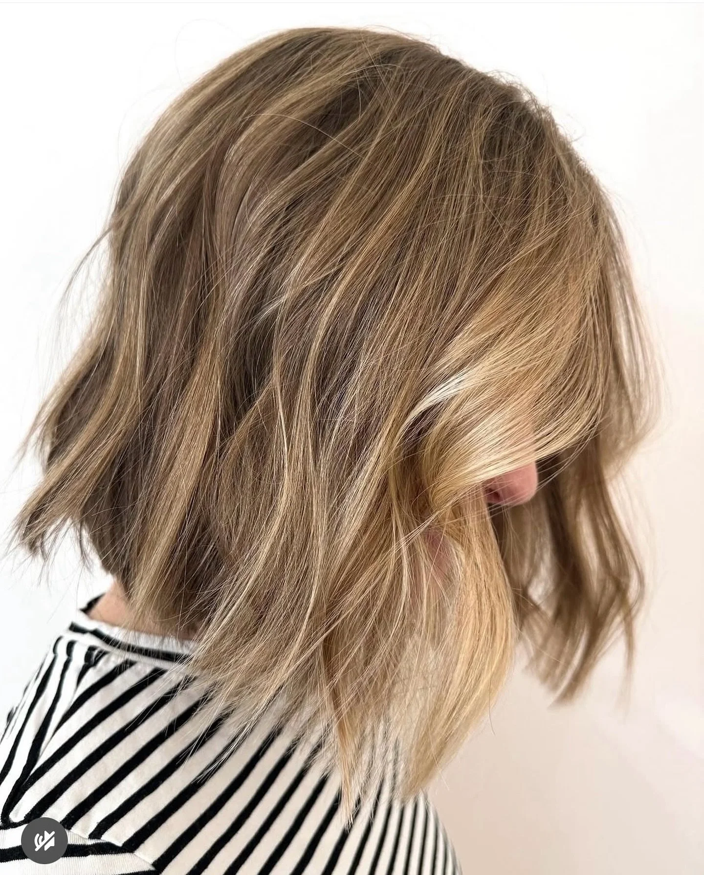 Fresh chop and summer blonde refresh. 
Cut and color by Allison. 
.
.
.
#portlandhairstylist #portlandhair  #pdxhairstylist  #livedinhair #womanowned #livedinblonde
#pdxsalon #littlesaintsalon