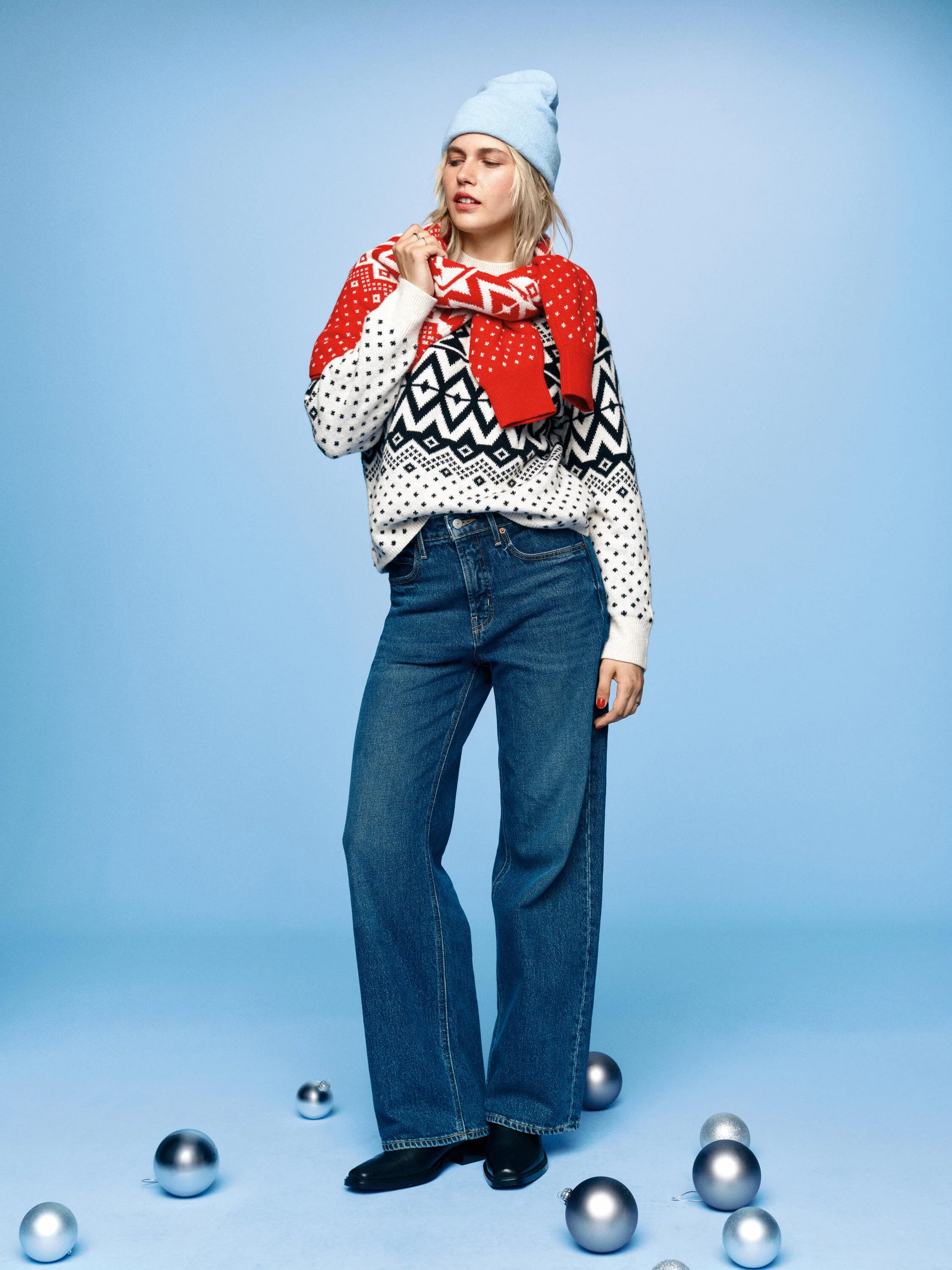 24HOL_M2718_S03136__HolidayUpstockD_F_01_OF-0174 (2).jpg