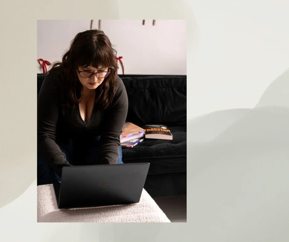 Had a client meeting today that I think a LOT of business owners are going to relate to so wanted to share.

My client (a service based business owner who's been crushing it for 10 years) came to me with a problem:
Email and file chaos.

Over the yea