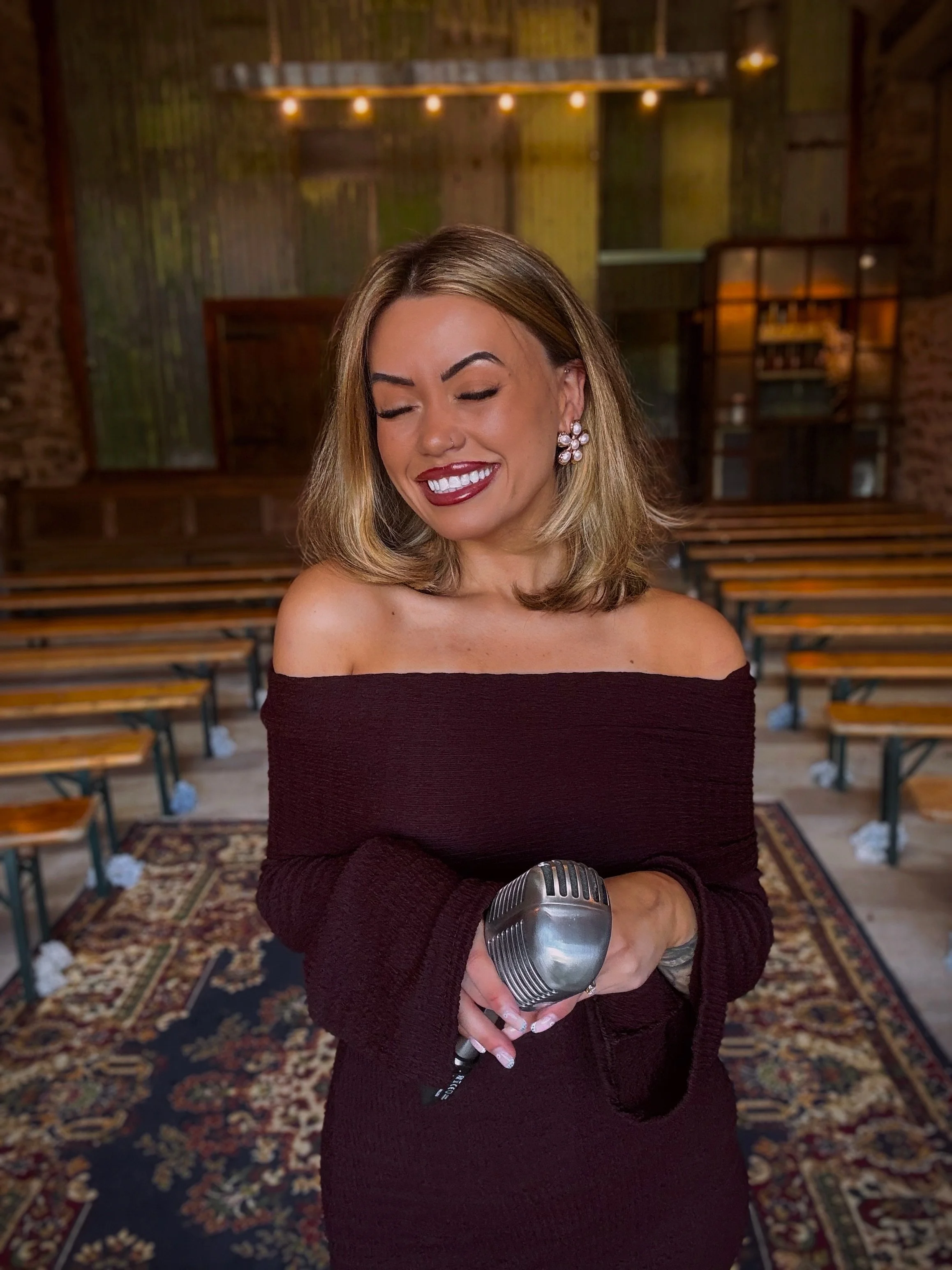 Did I even sing for a Ceremony if there isn&rsquo;t an aisle snap? 📸 

Just know that if you&rsquo;ve booked me to sing for your Wedding Ceremony, I will be testing your aisle out first - catwalk style, obviously. Just making sure it&rsquo;s safe fo