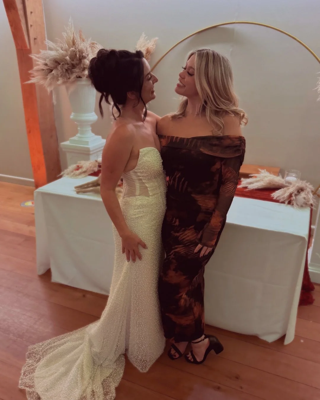 Me reading this review - 🥹🥹🥹

I honestly feel SO, so lucky that I get to call this my job, and that I get to read reviews like these 🥹🤍

It still makes me giggle that I walk into 9/10 of your weddings having only &lsquo;met&rsquo; you on a video