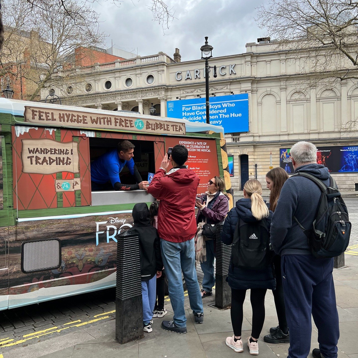 How Experiential Marketing Builds Unshakable Brand Loyalty:
iVisit understands that brand loyalty can't be bought, it’s earned through real moments, shared memories, and unforgettable experiences.
That’s where experiential marketing win