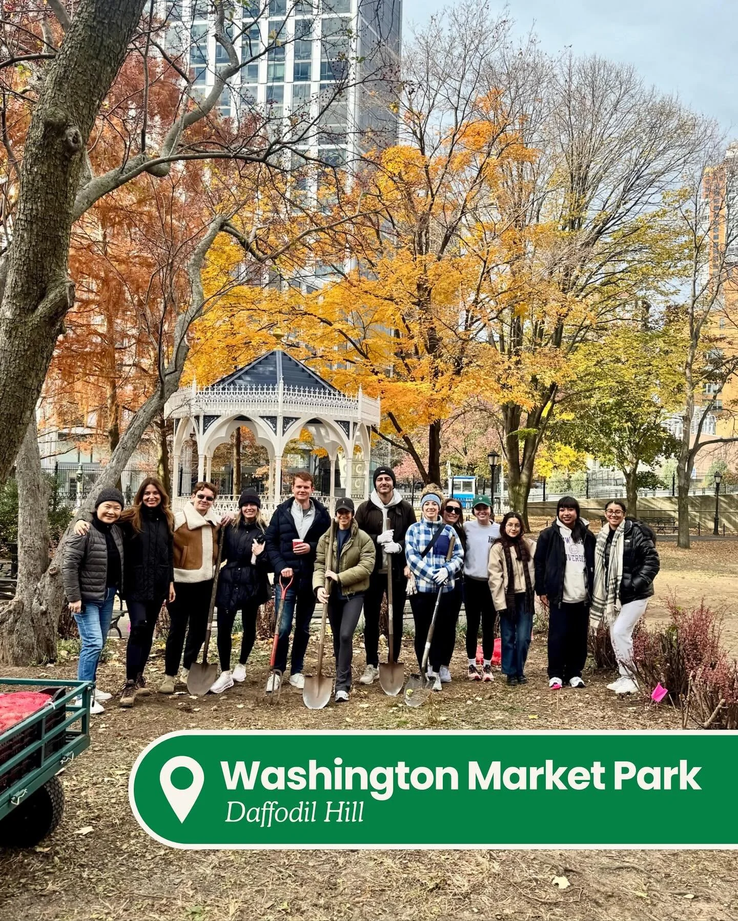 Fantastic Saturday morning spent planting over 2,300 daffodil bulbs at Washington Market Park! 

Thanks so much to the Friends of WMP team, especially Erica who has been such a resource to us, NYU Give Where You Live, and our volunteers for coming ou