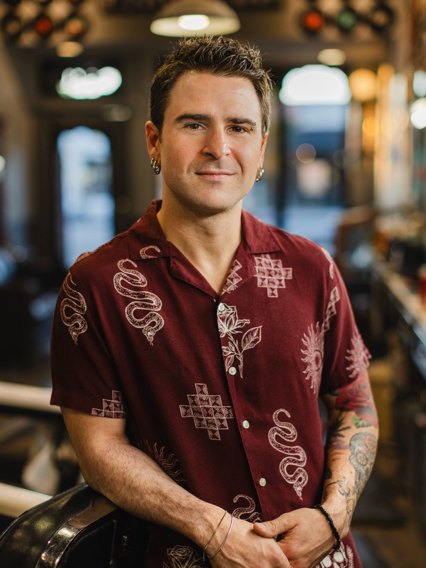 Hey there! My name is Nick Simile and I am a barber located in Burbank CA. 

I am currently cutting hair at Parlour Barbershop on Magnolia blvd. @parlourbarbershop 

I specialize in doing fades, mid length cuts, messy / texture, modern mullets, and m