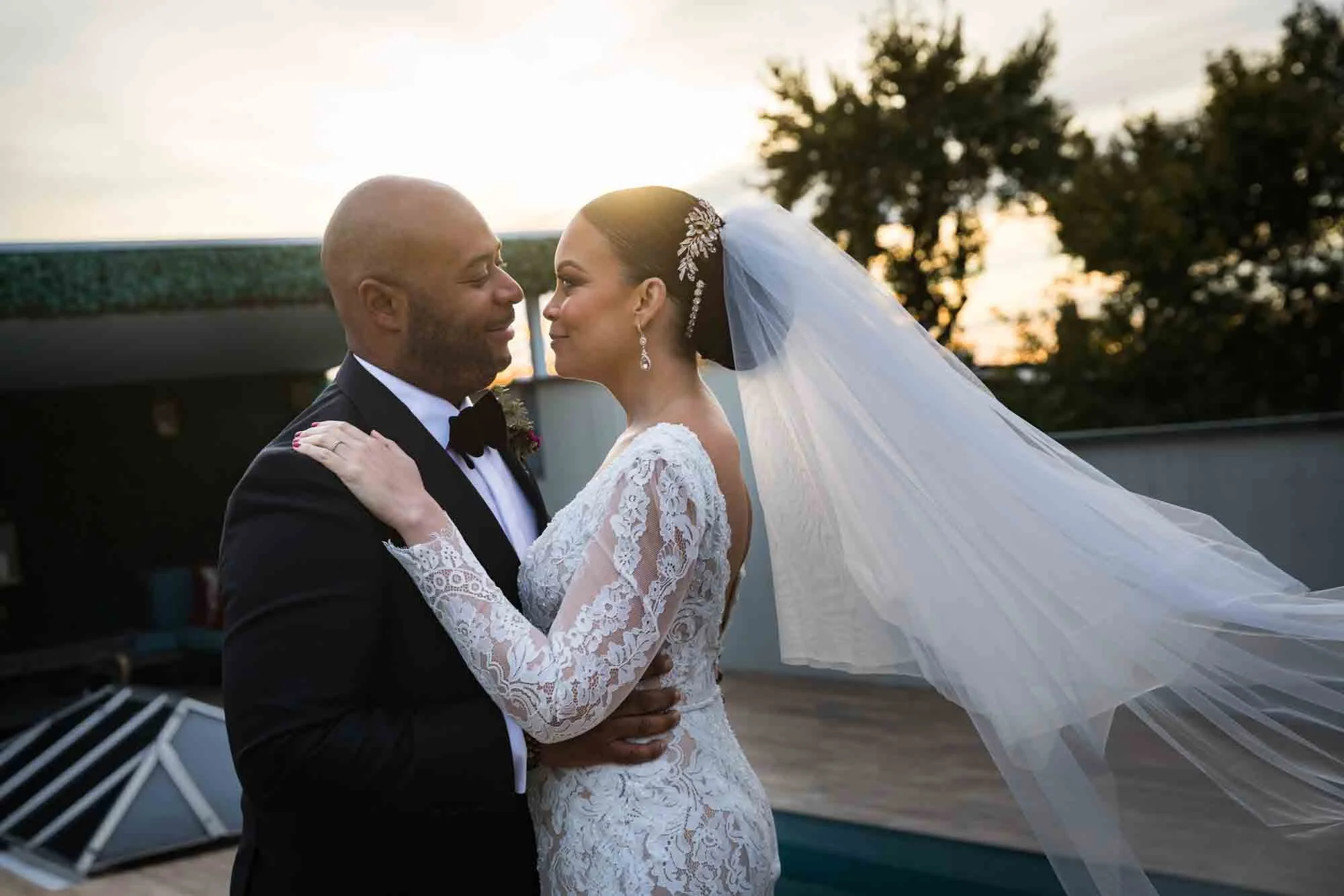 los-angeles-wedding-photographer-veil-blowing-8888.jpg