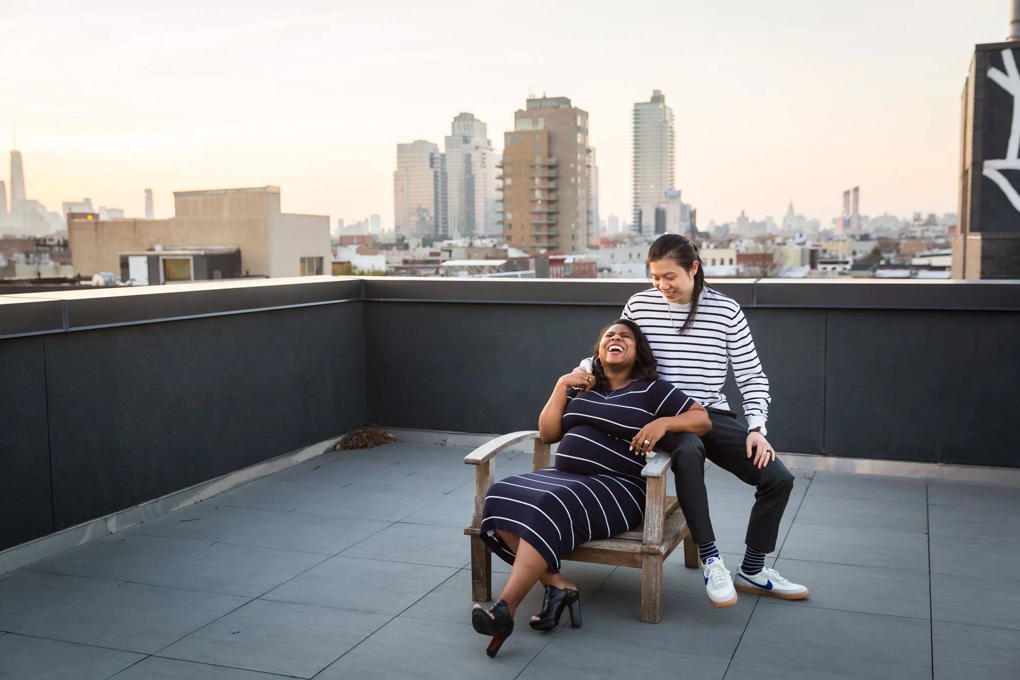 los-angeles-maternity-photographer-roof-30-6087.jpg