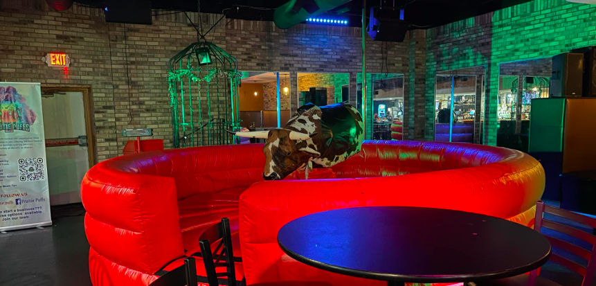Club Celebrity Bar &amp; Grill