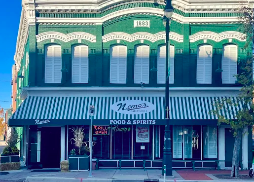 Nemo’s Bar