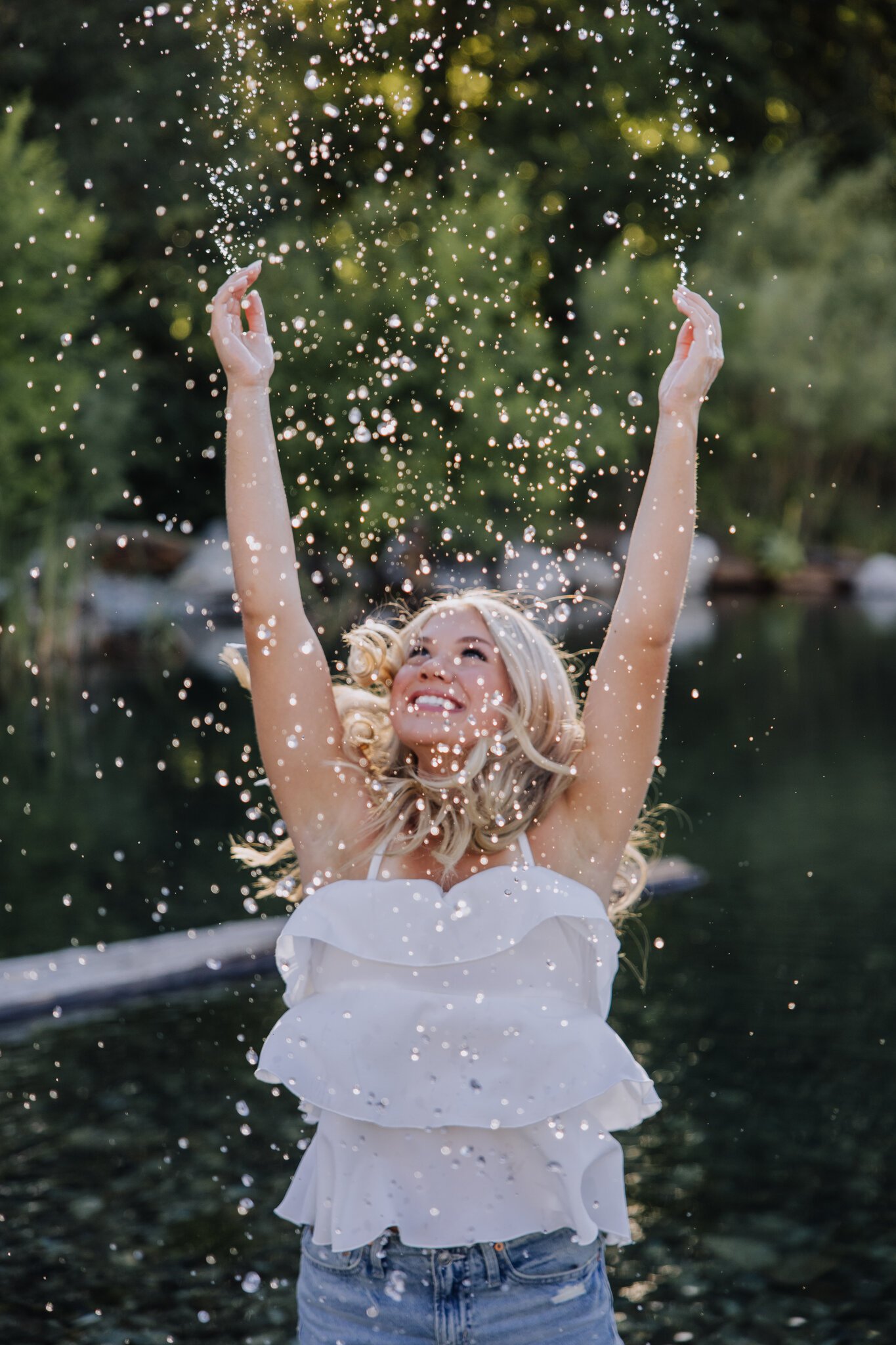 lake-chelan-senior-photographer-water-splash-joy-22.jpg