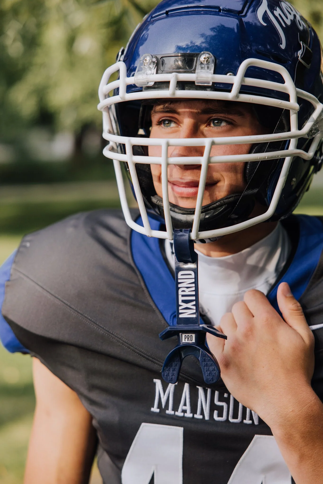 lake-chelan-senior-photographer-football-helmet-close-up-profile-32.jpg