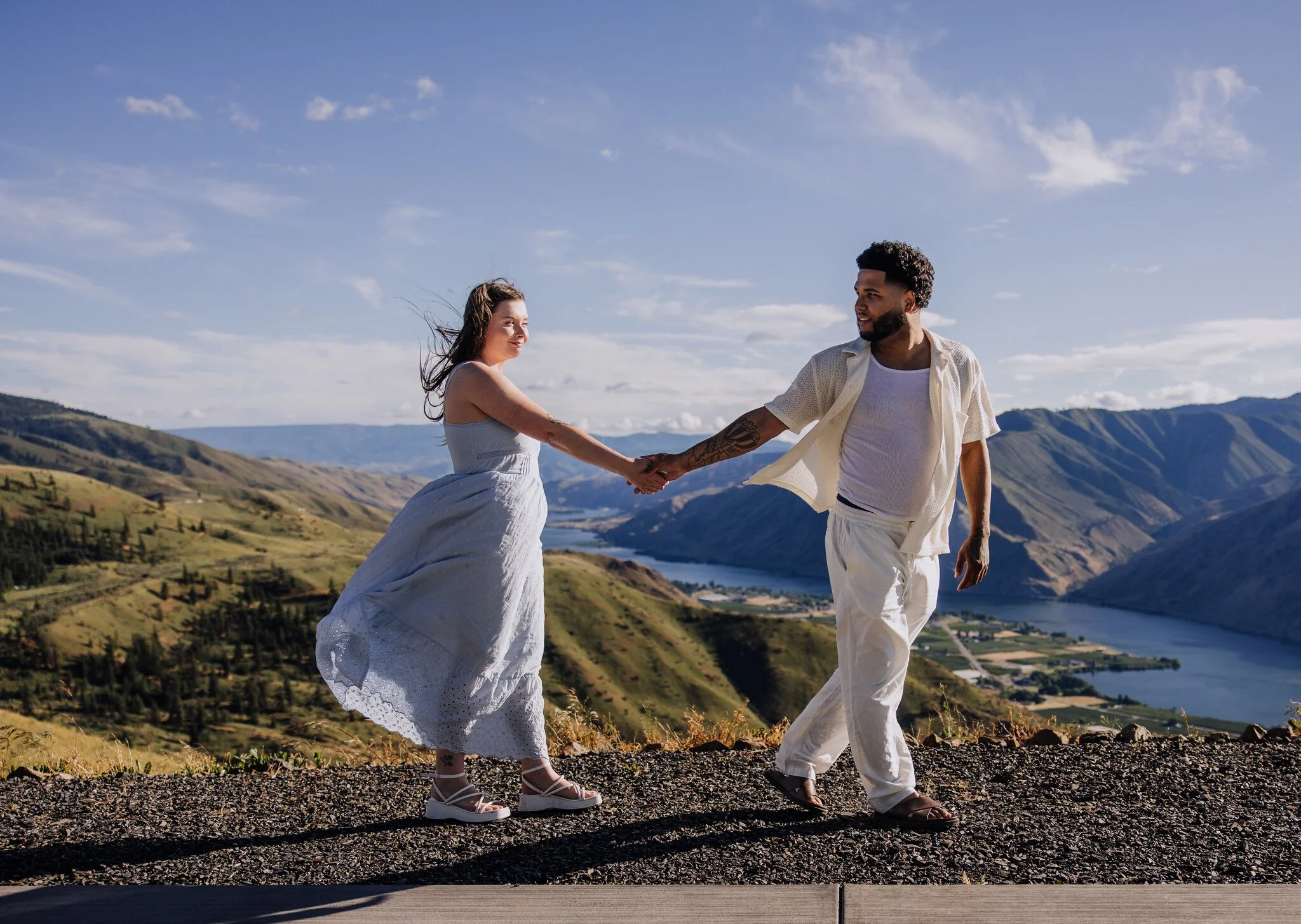 lake-chelan-engagement-photographer-lakeside-walk-couple-29.jpg