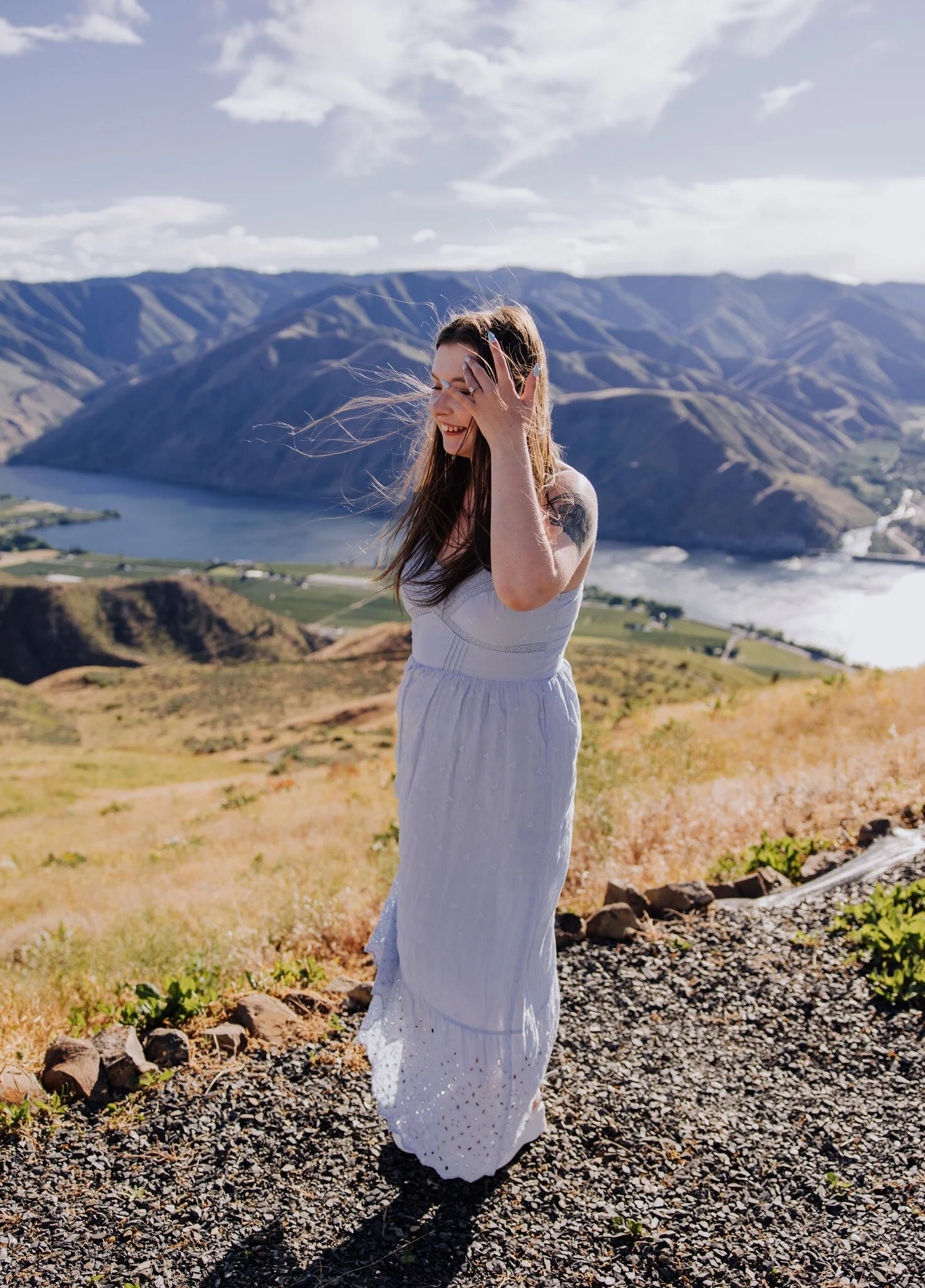 lake-chelan-engagement-photographer-engagement-portrait-overlook-24.jpg