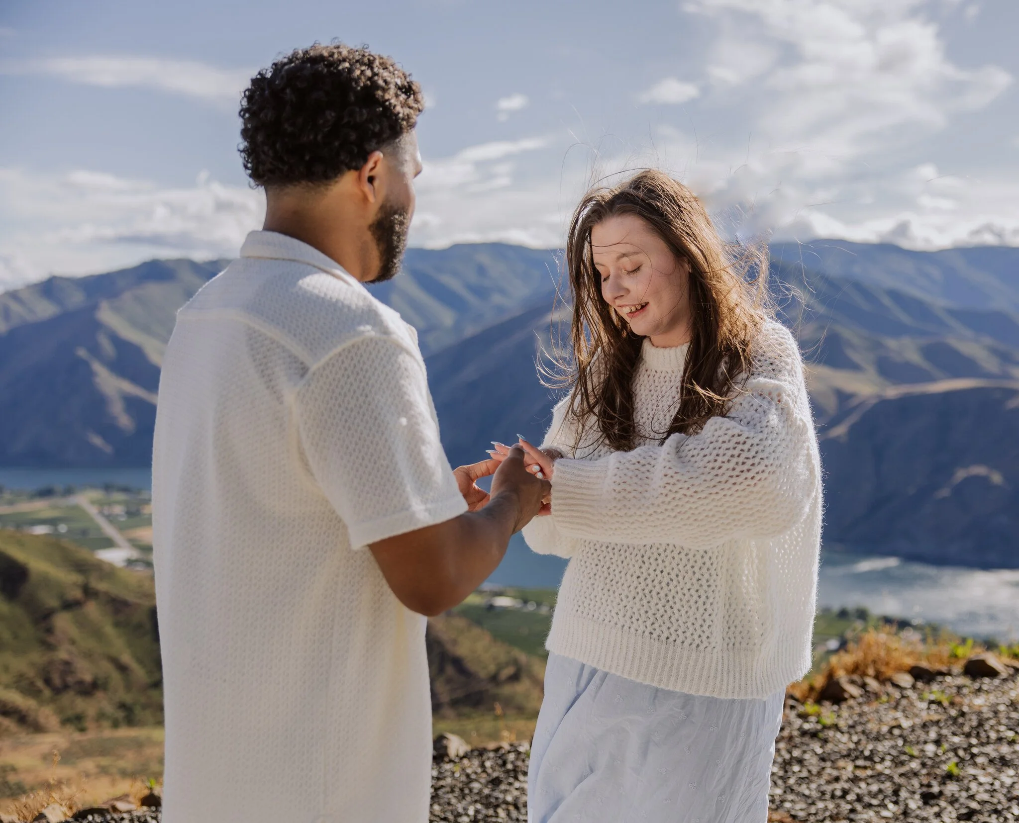 lake-chelan-engagement-photographer-proposal-smiling-couple-04.jpg