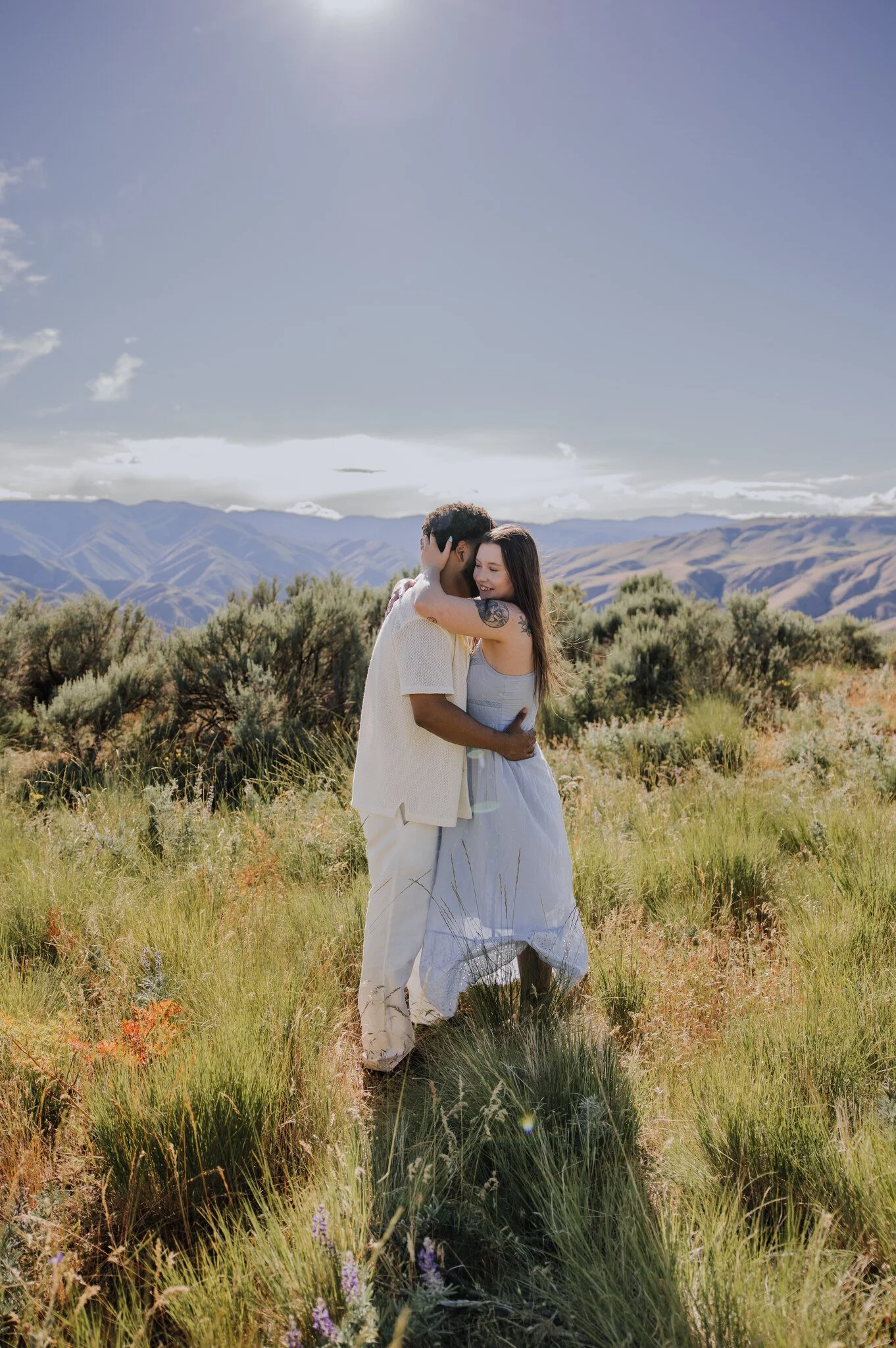 lake-chelan-engagement-photographer-golden-hour-field-wide-08.jpg