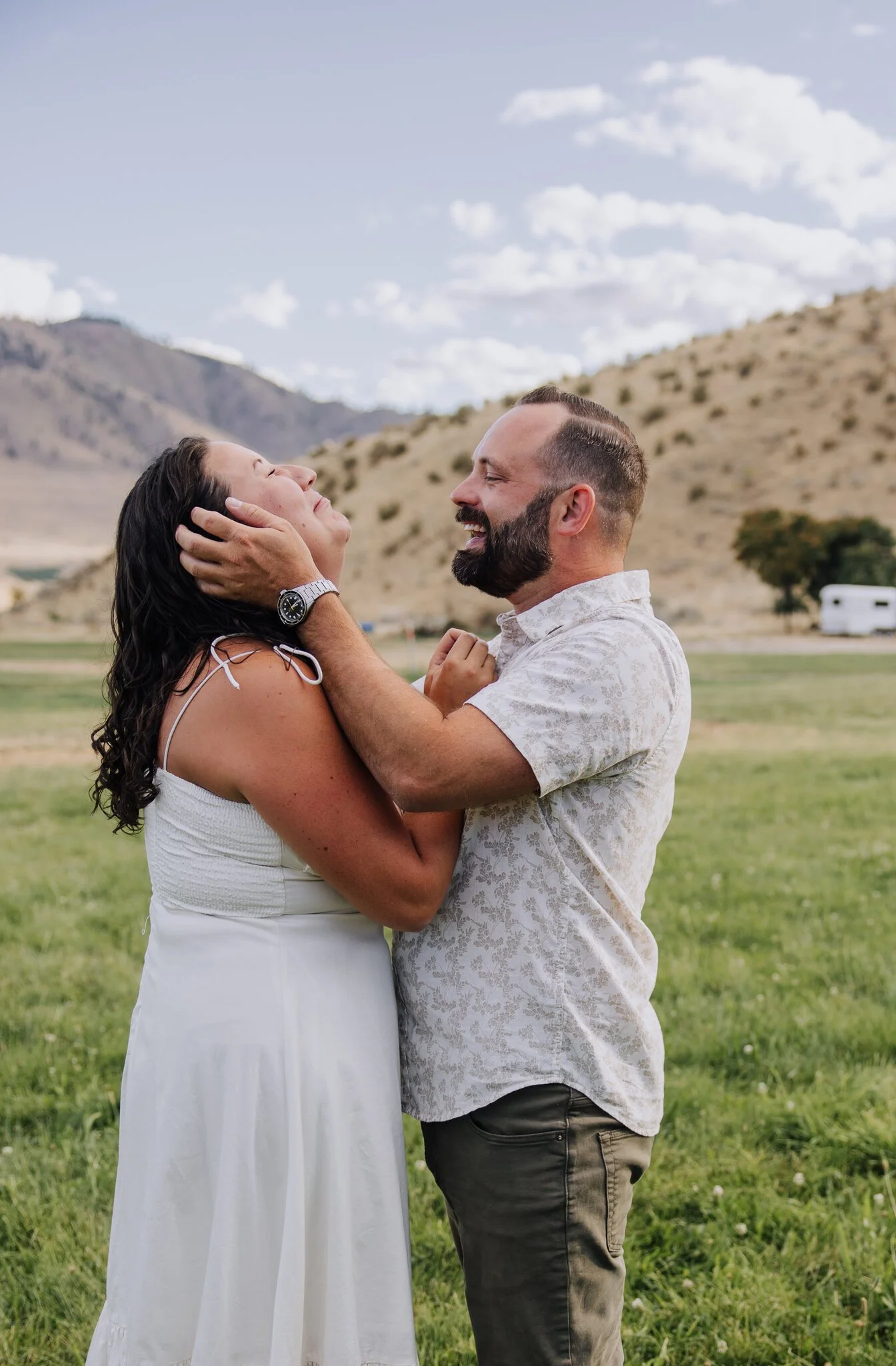 lake-chelan-proposal-photographer-joyful-embrace-24.jpg