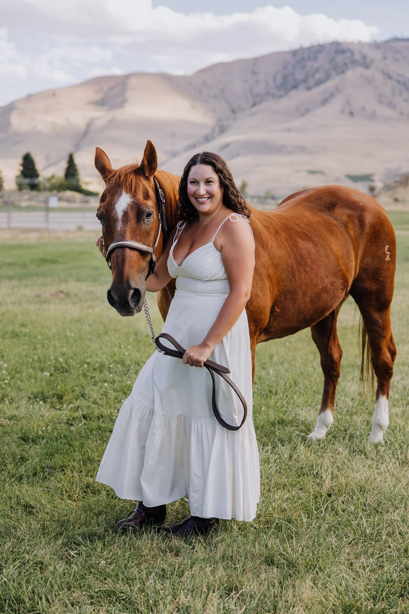 lake-chelan-proposal-photographer-horse-nuzzle-moment-03.jpg