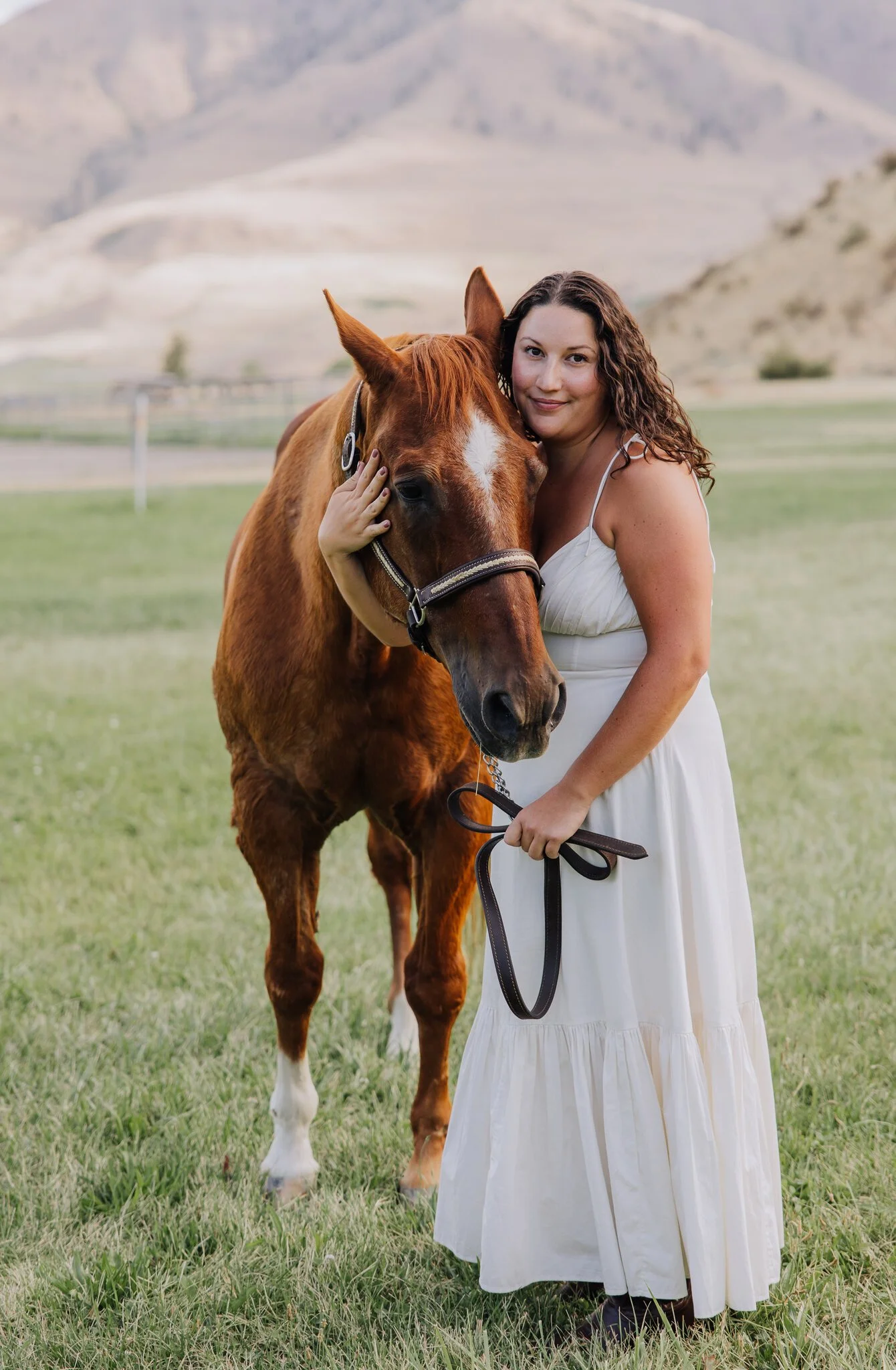 lake-chelan-proposal-photographer-woman-horse-portrait-02.jpg