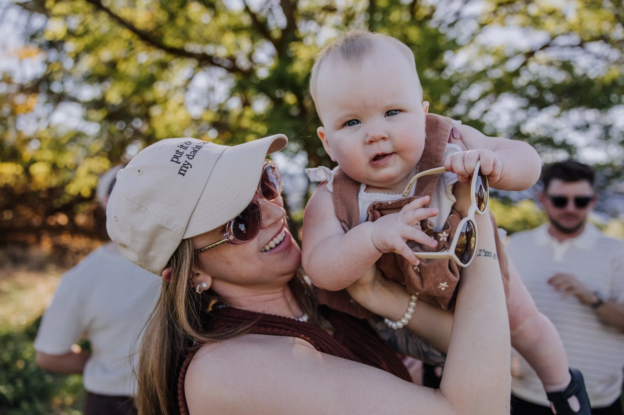 lake-chelan-family-photographer-mother-lifting-baby-36.jpg