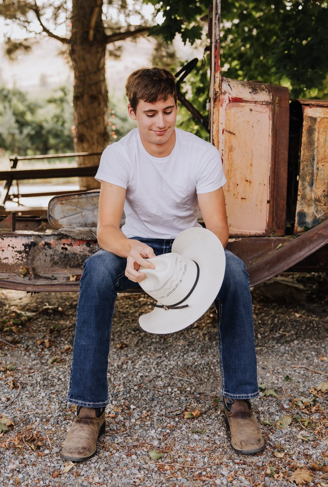lake-chelan-senior-photographer-vintage-truck-hat-candid-08.jpg