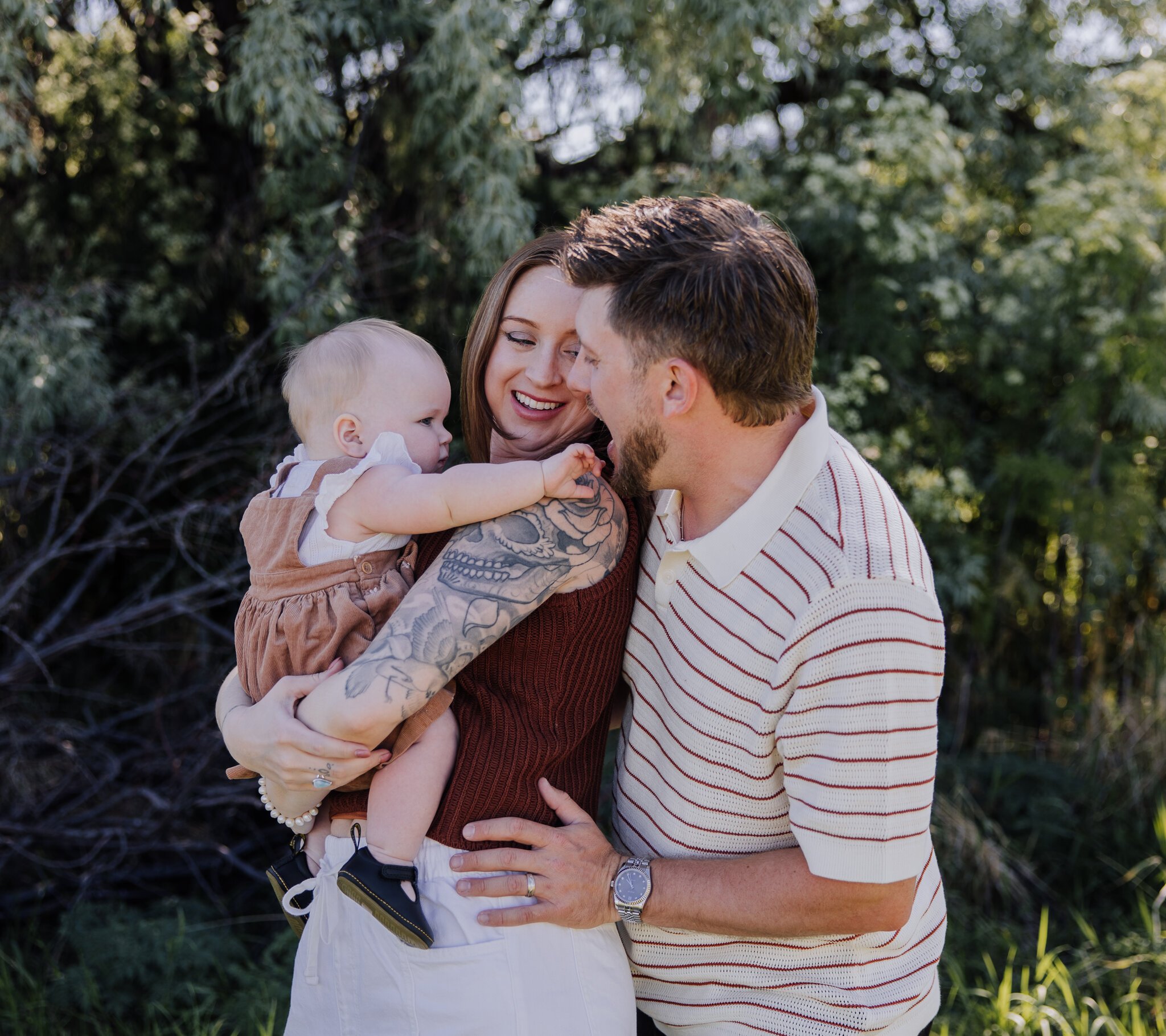 lake-chelan-family-photographer-family-laughing-baby-26.jpg
