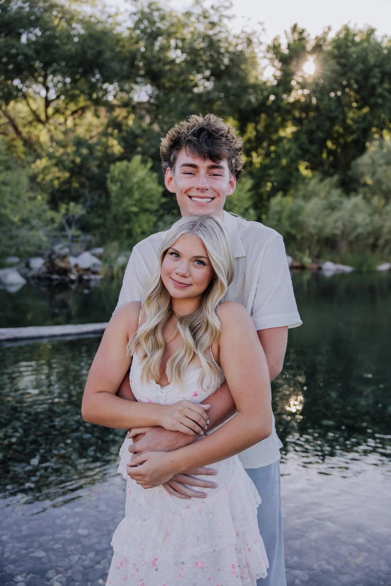 lake-chelan-senior-photographer-couple-candid-28.jpg