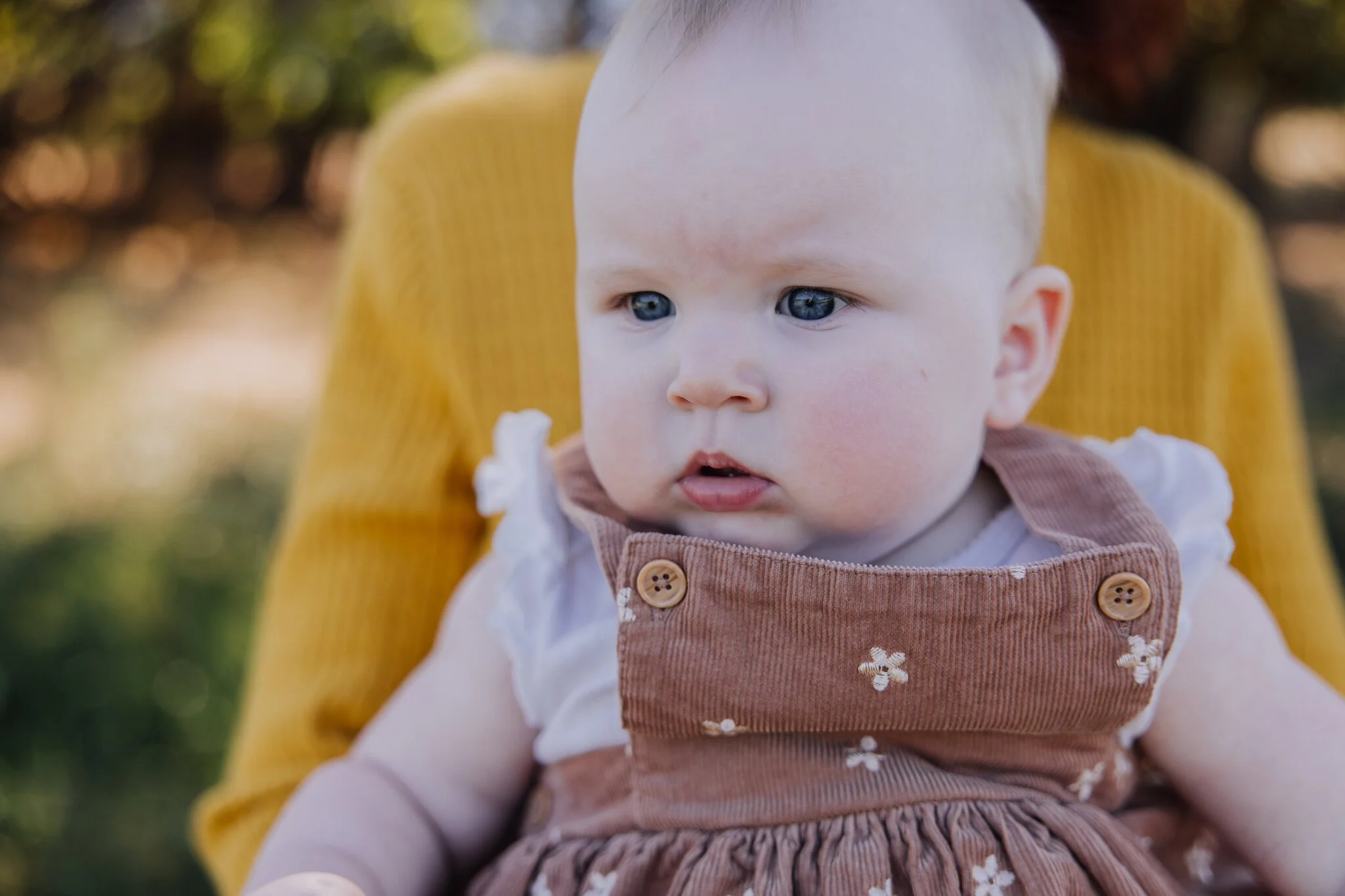 lake-chelan-family-photographer-baby-portrait-closeup-35.jpg
