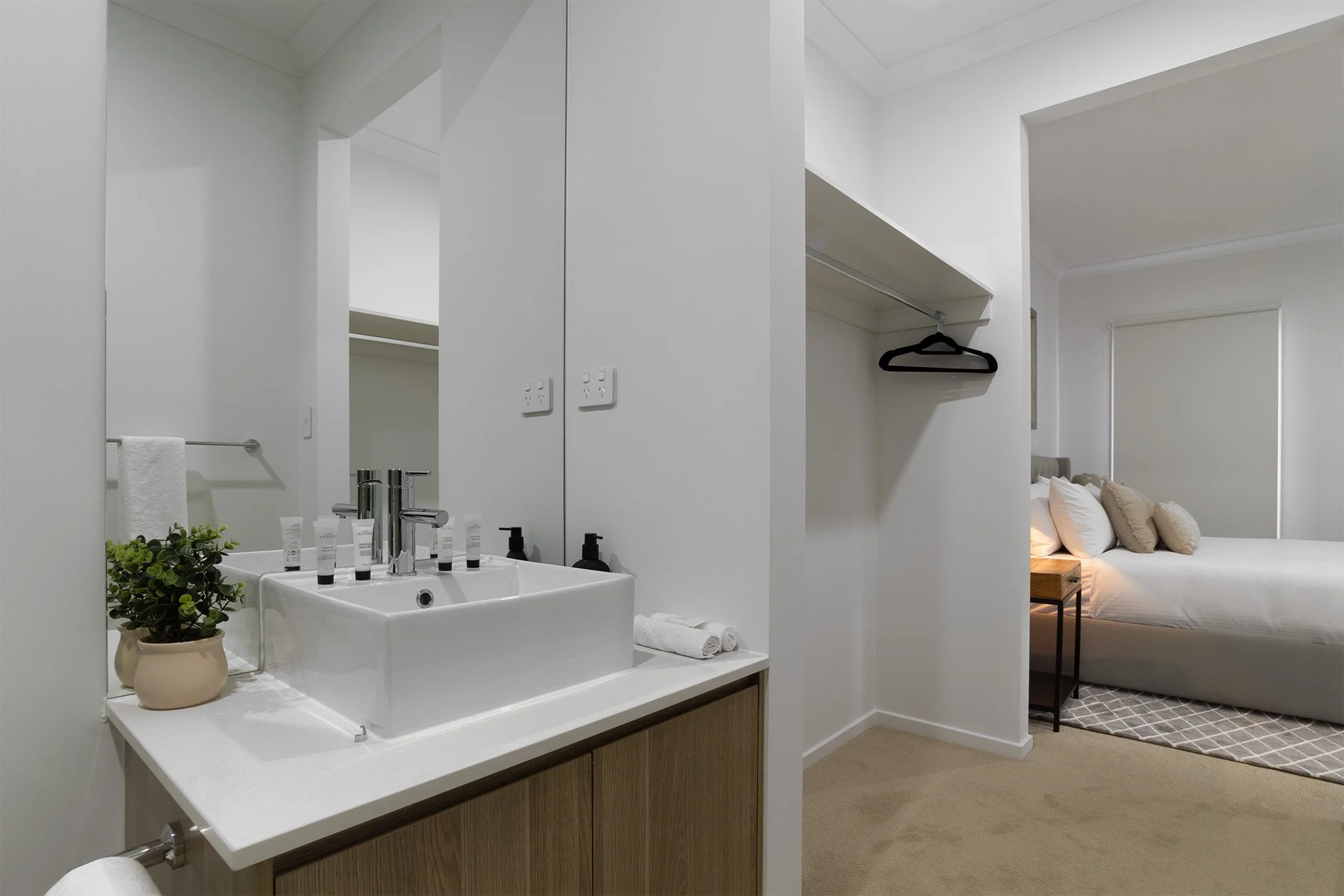 ensuite 1.jpg