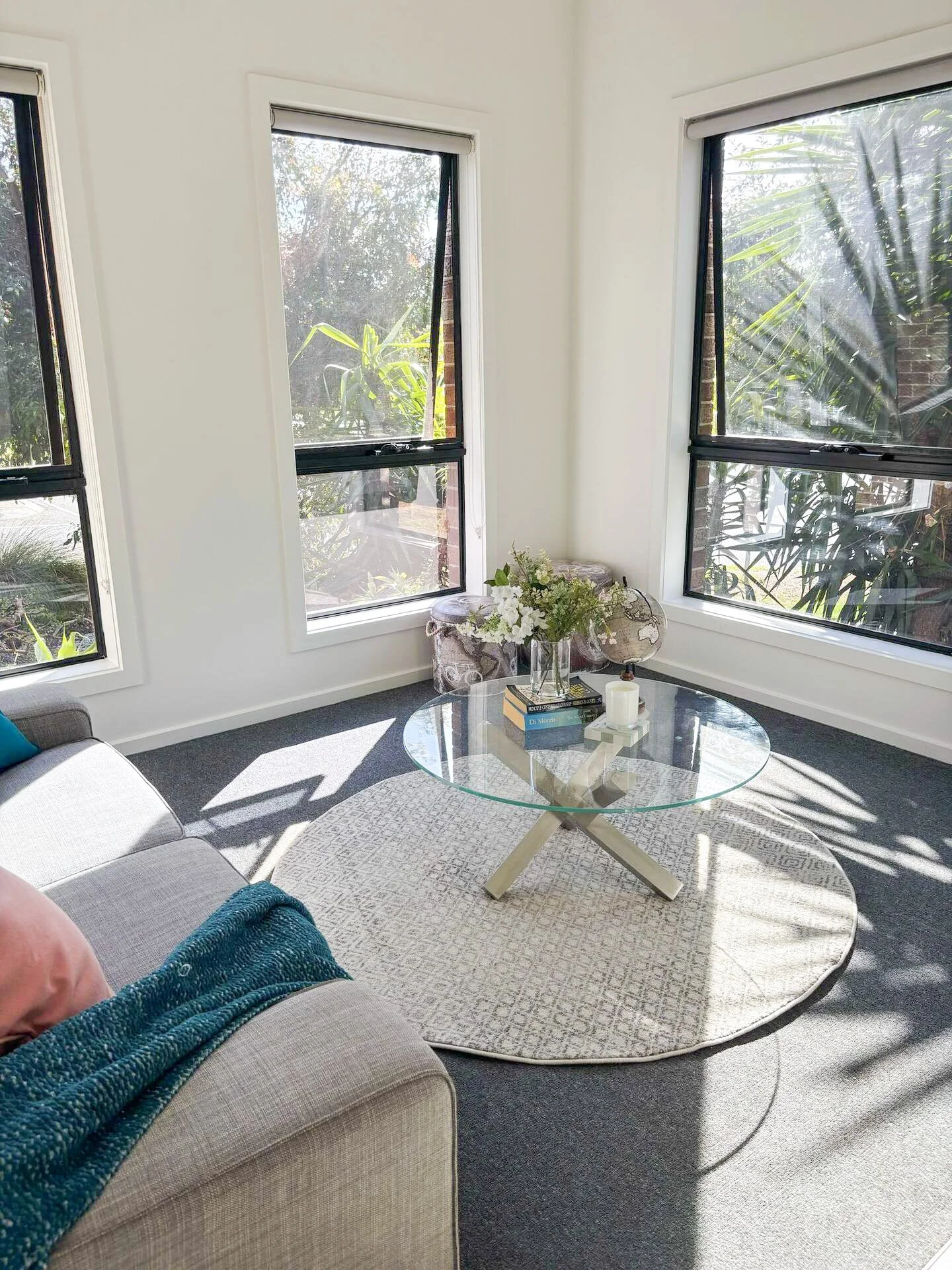 doreen_hd_living_room_02.jpg