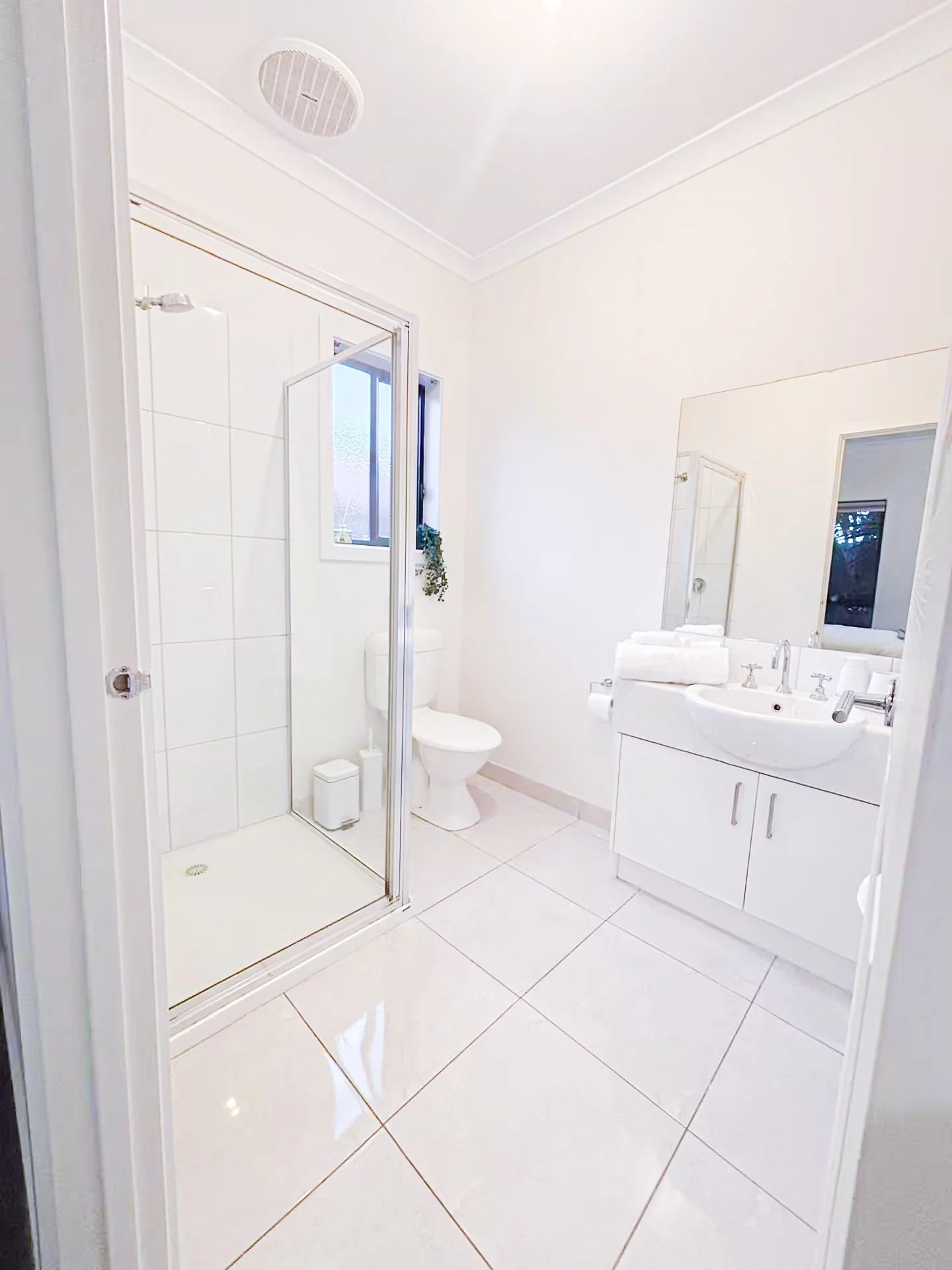 doreen_hd_bath_01.jpg