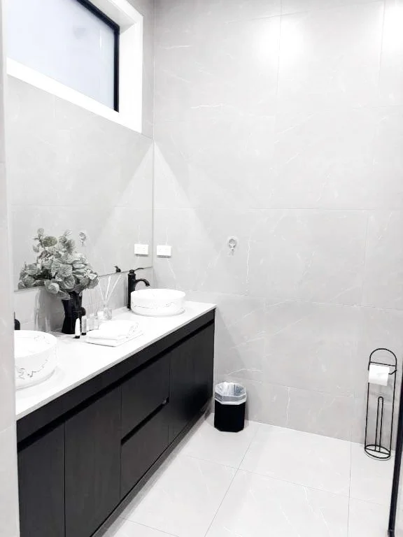 doreen2_bath_01.jpg