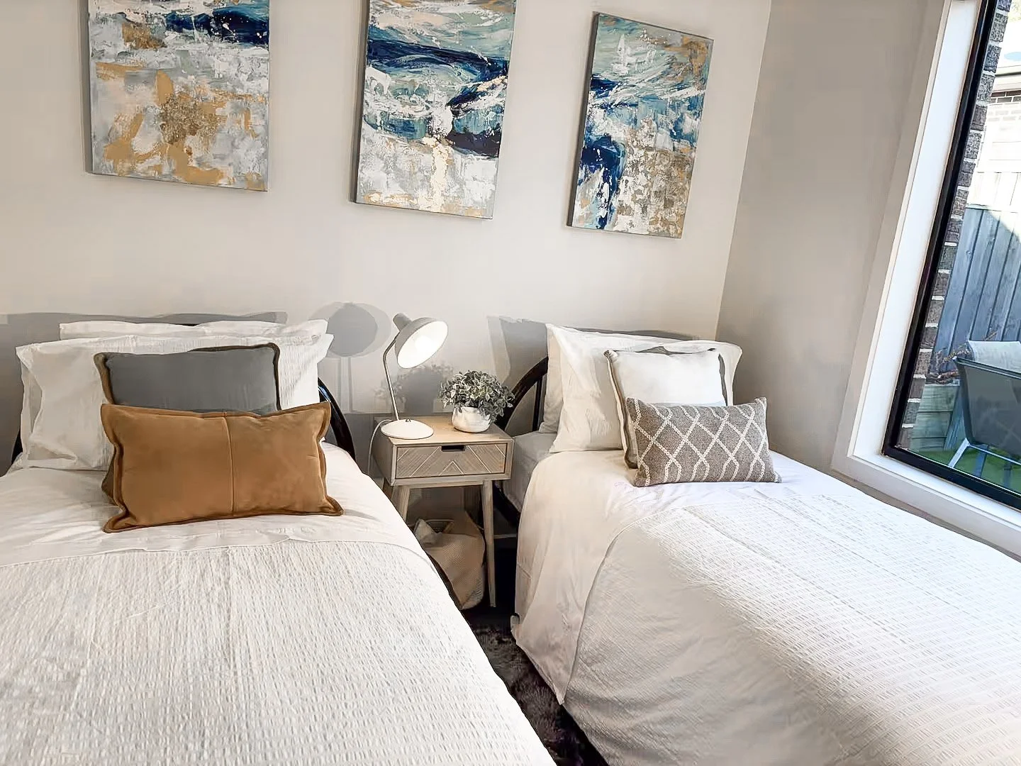 doreen_hd_bedroom_03.jpg