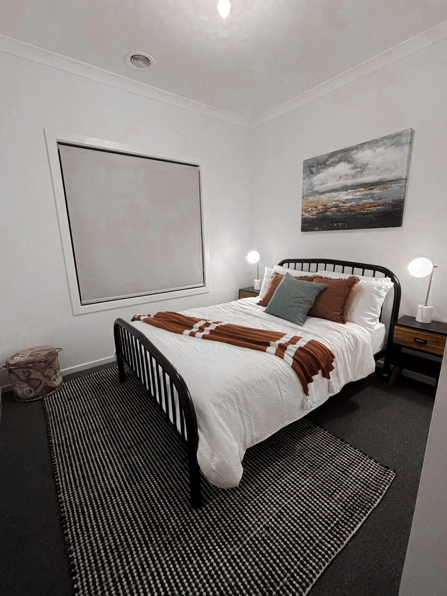 doreen_hd_bedroom_02.jpg