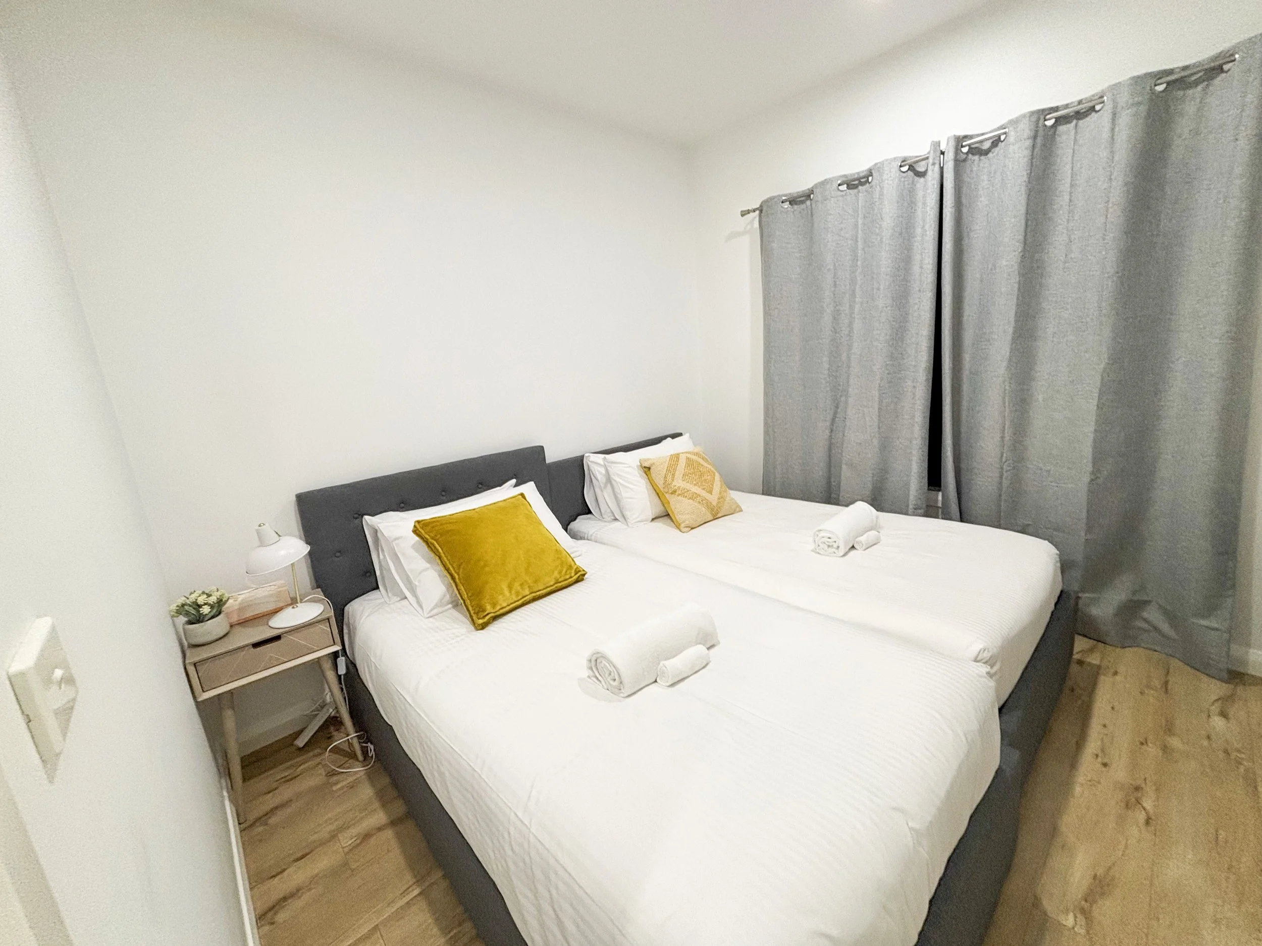 doreen2_bedroom_07.jpg