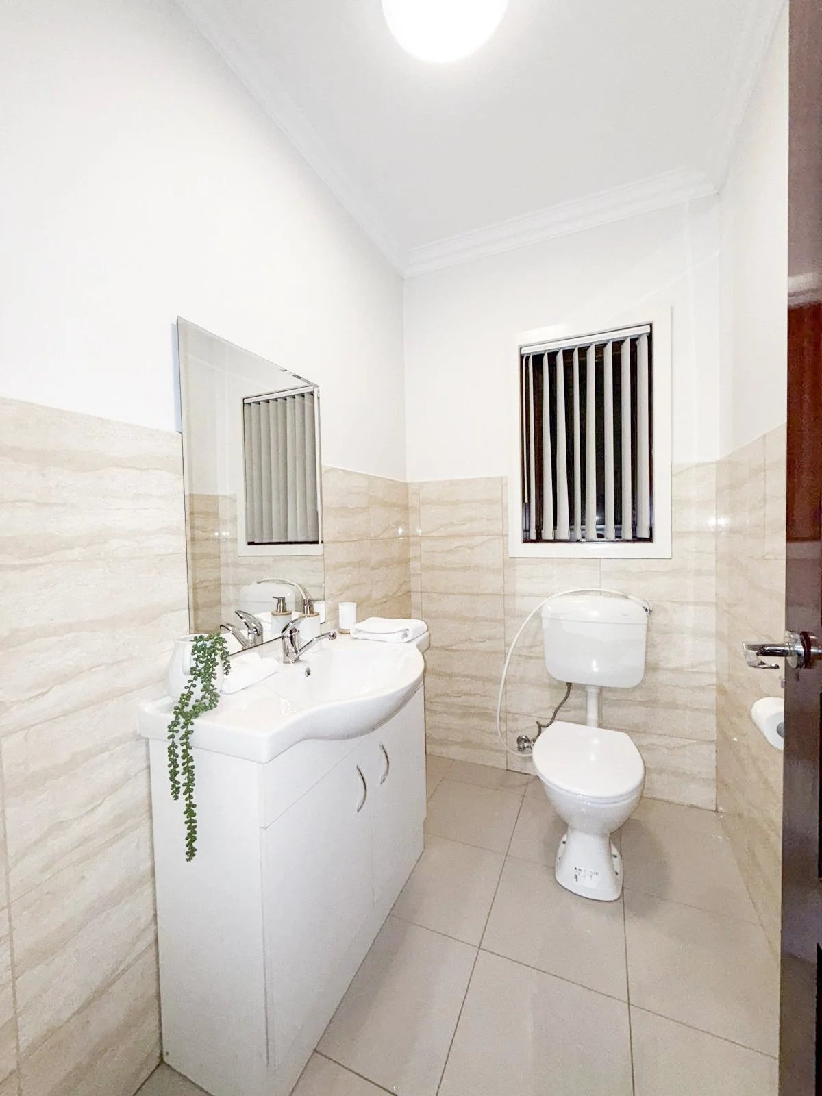 eping_farmhouse_toilet.jpg
