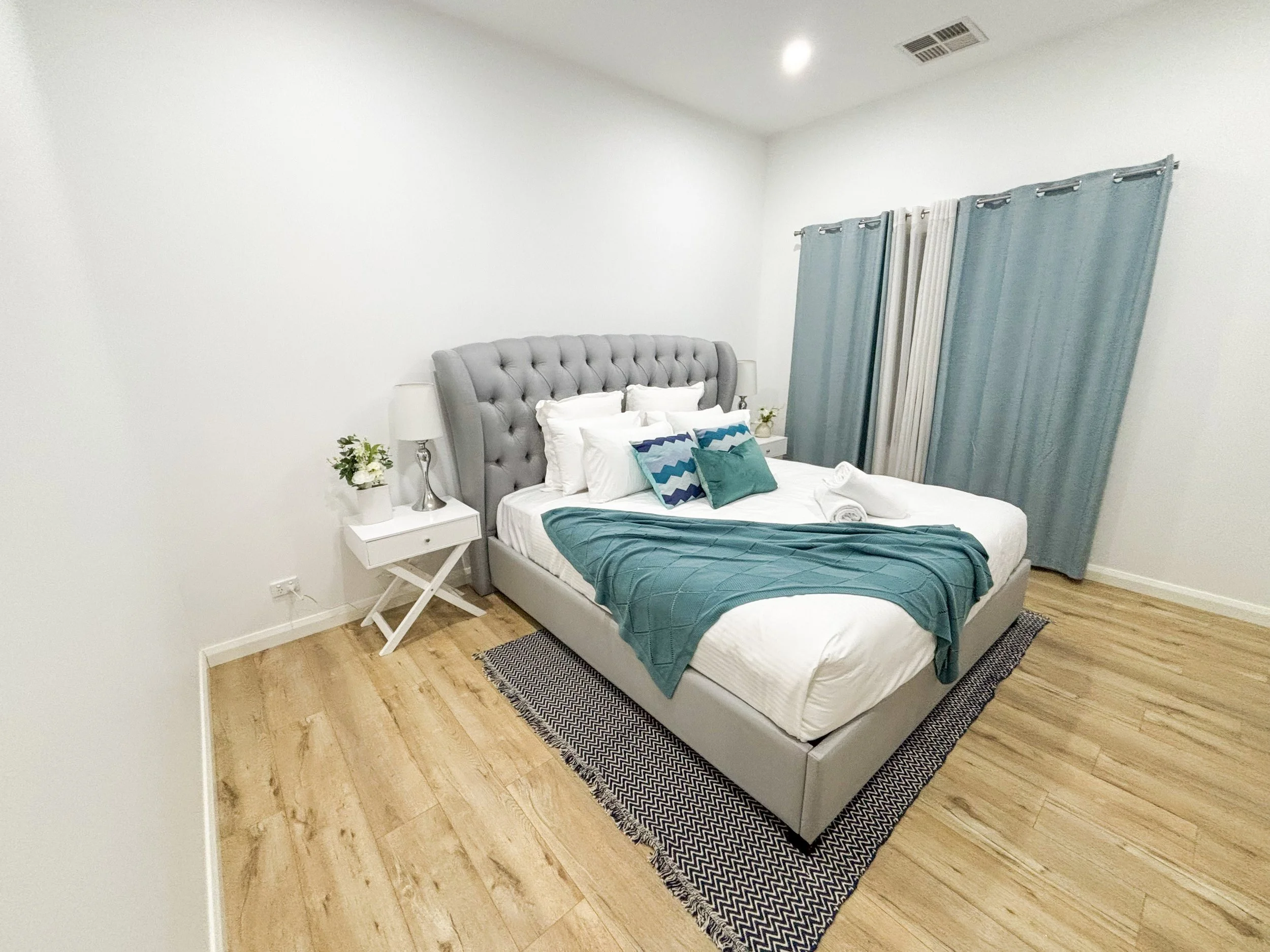 doreen2_bedroom_05.jpg
