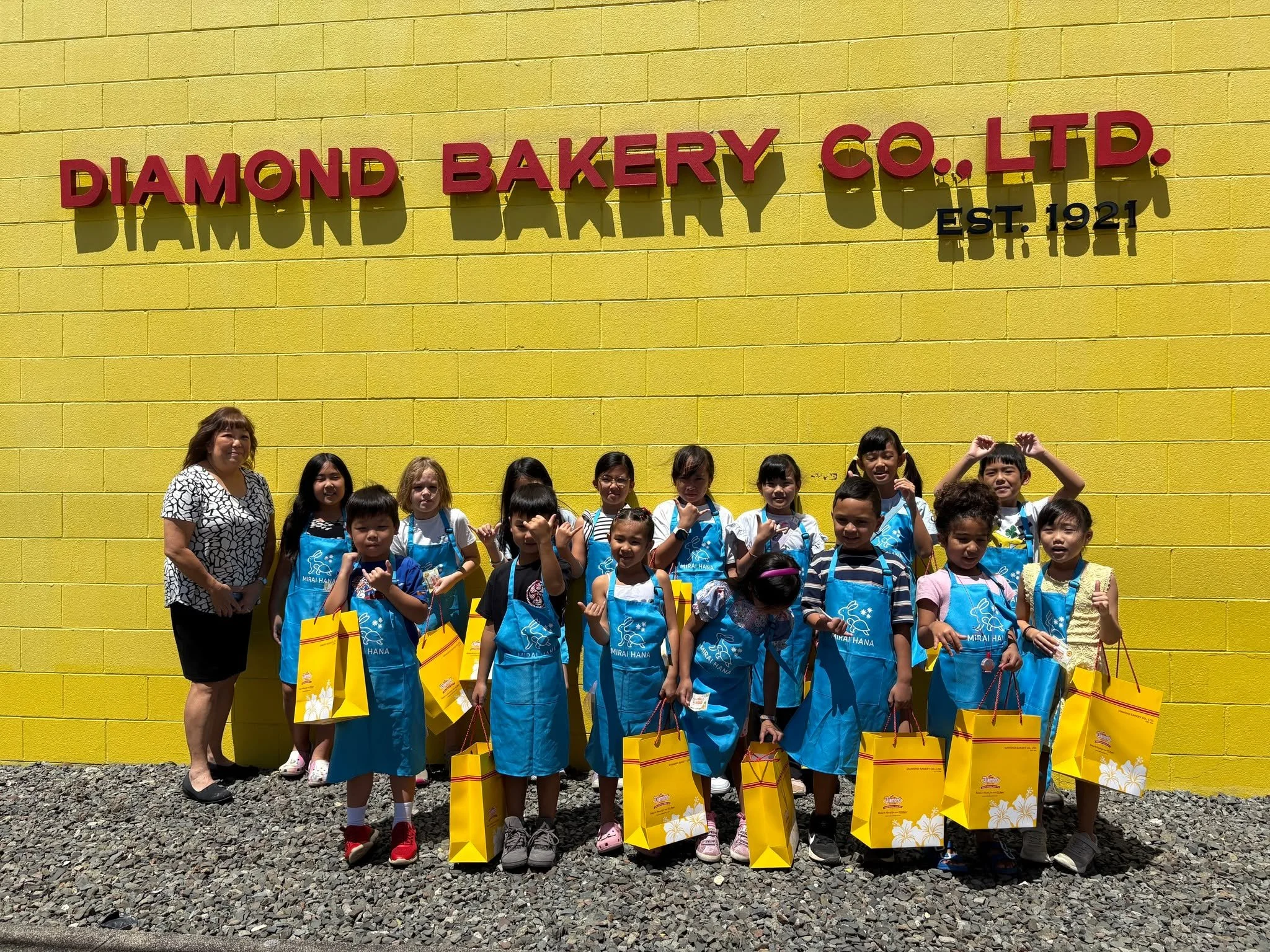 📸 Workshop Report is Live!

Diamond Bakery Hawaii &times; MIRAI HANA
Kids Job Experience #015: Snack Factory Edition 🍪🏭✨ @diamondbakeryhawaii 

Our newest workshop report is now live!

On Thursday, March 26, MIRAI HANA hosted a Snack Factory Job E