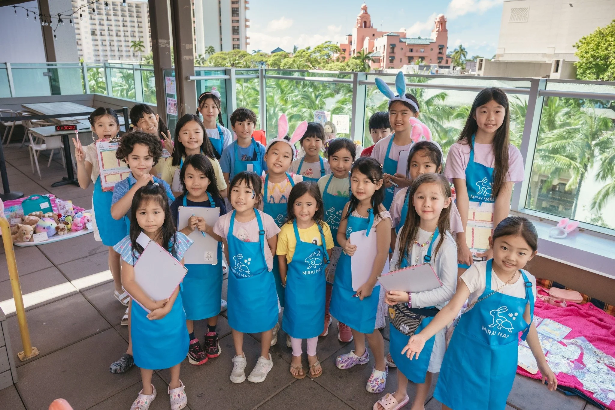 🌸 Spring HANA FEST! Recap 🌸

Thank you so much for joining us 💛
We were so happy to welcome so many families!

🛍 Keiki Market #03

Held as part of Spring HANA FEST! 🌈

👧 Sellers: 23 children (14 booths)
🧒 Shoppers: 135 children

Keiki Market i