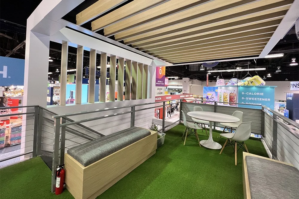 double-deck-booth-design-1