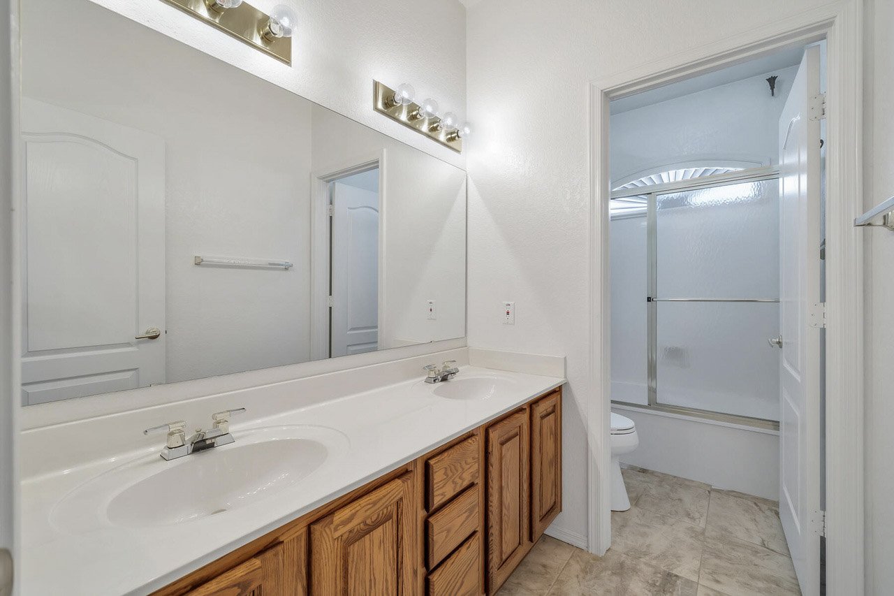 Upstairs Bathroom Before