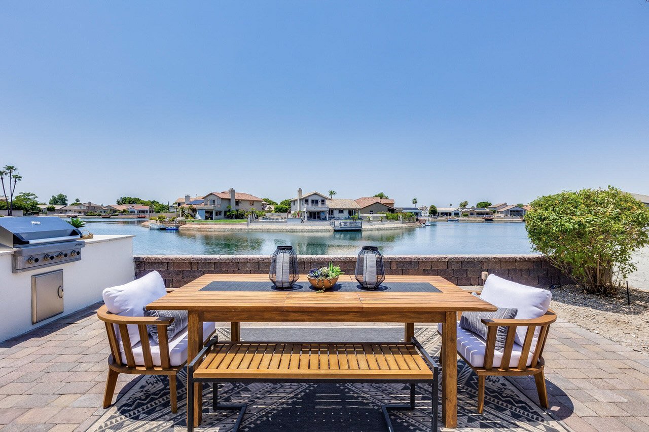 Outdoor Dining Space