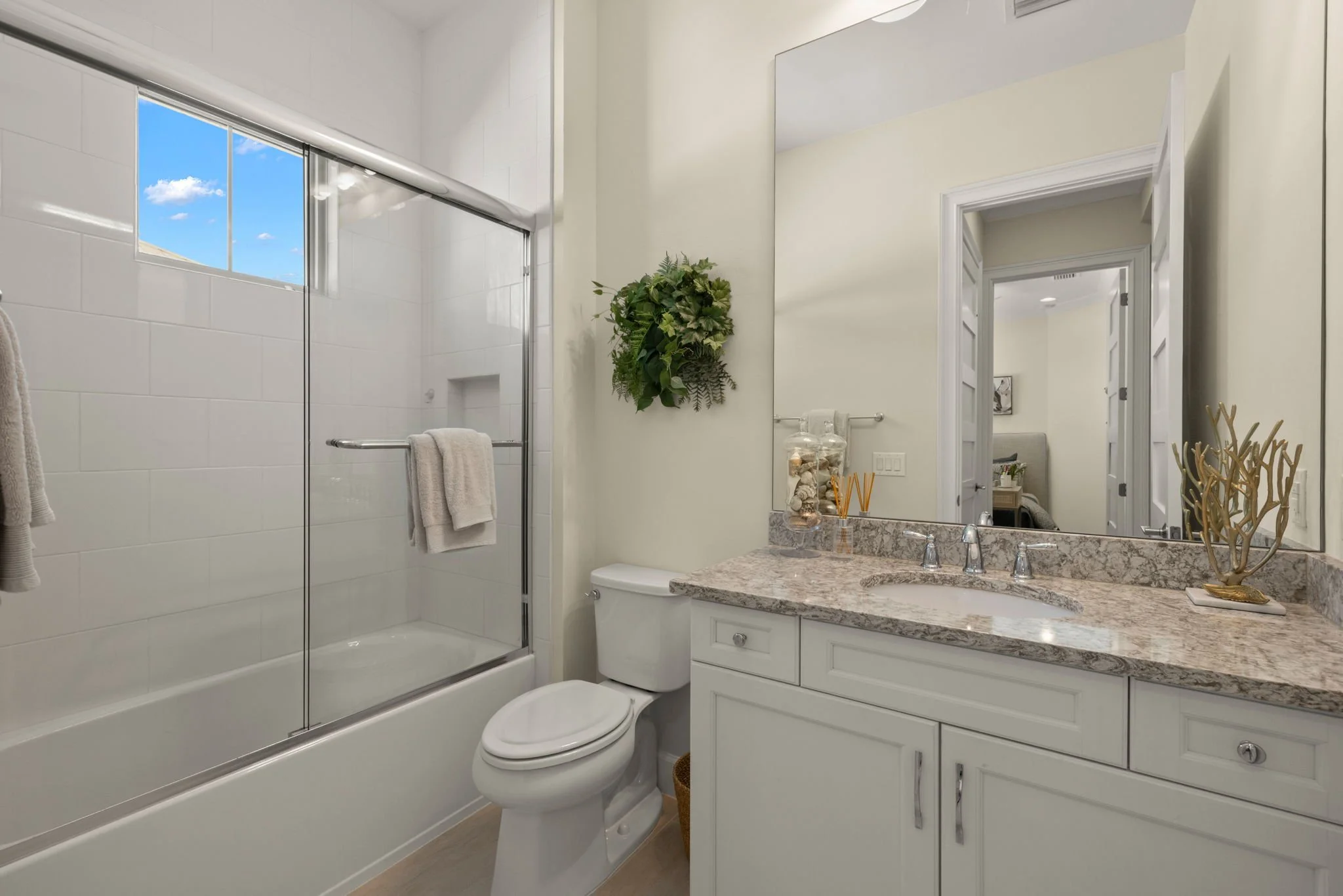 19-Guest Bathroom.jpg