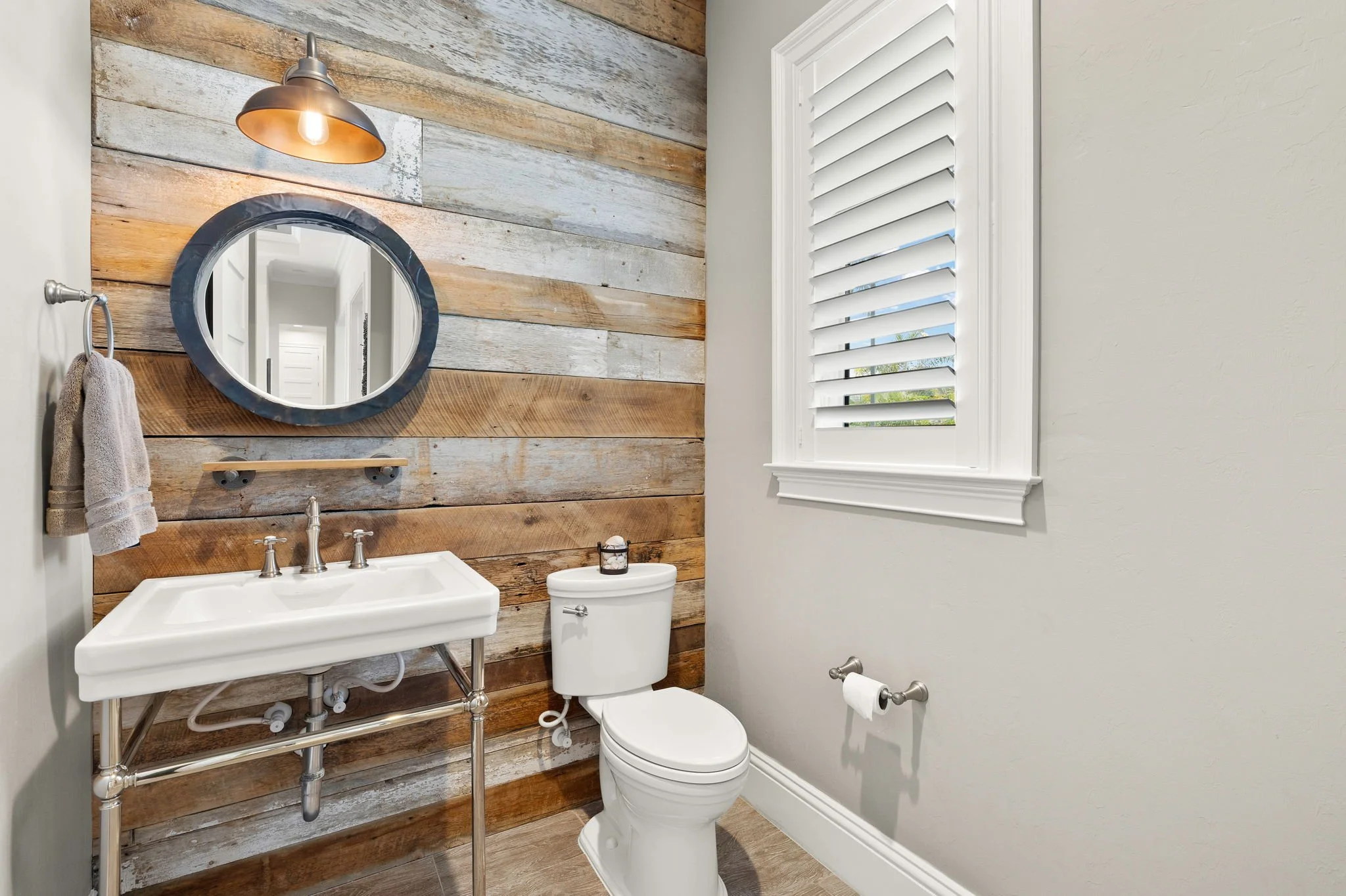 24-Guest Bathroom 1.jpg