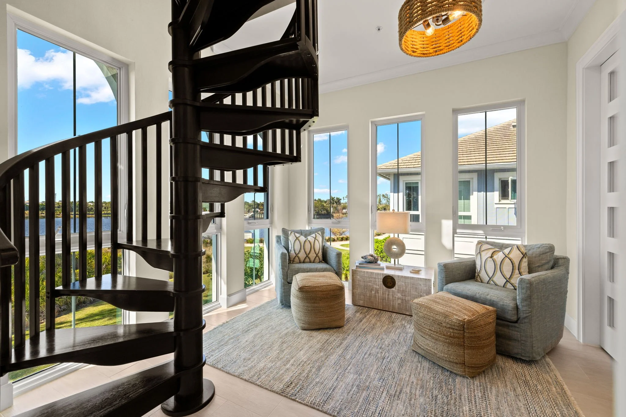 20-Family Room 1.jpg