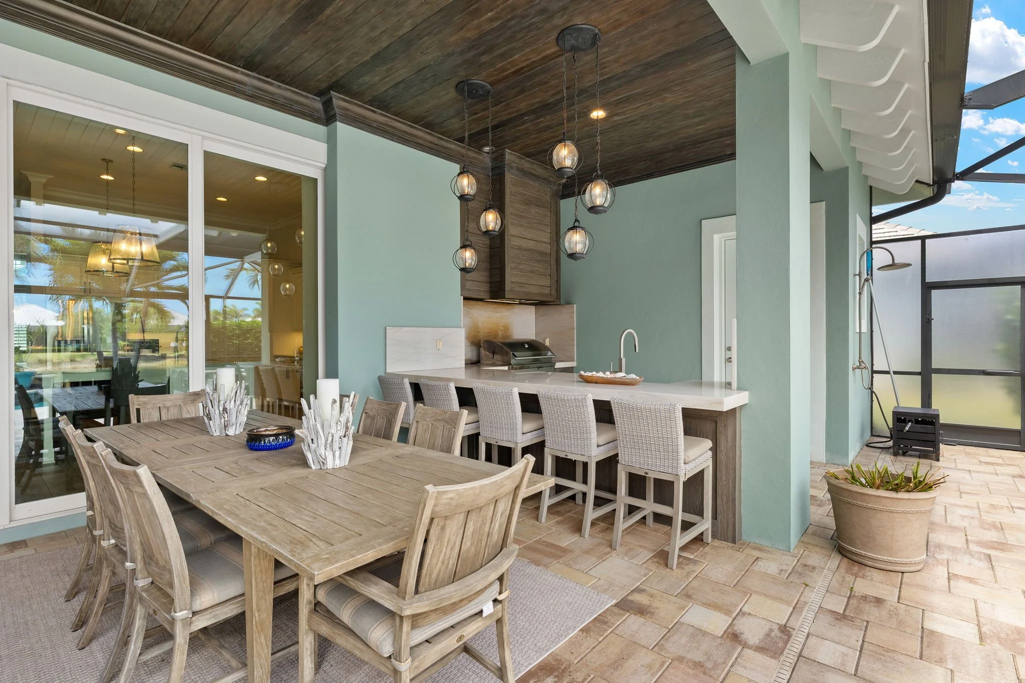 33-Outdoor Dining.jpg