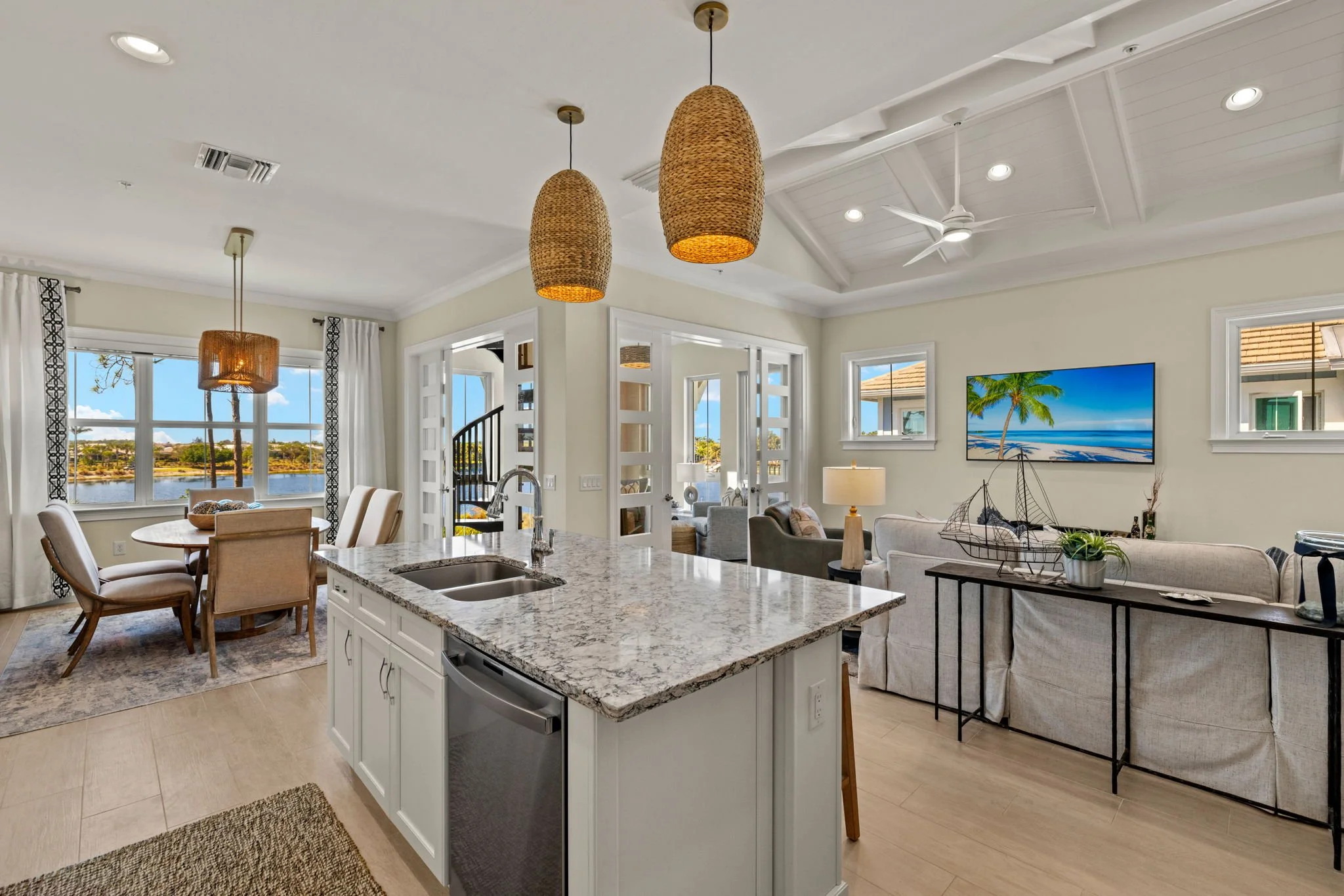 11-Kitchen 2.jpg