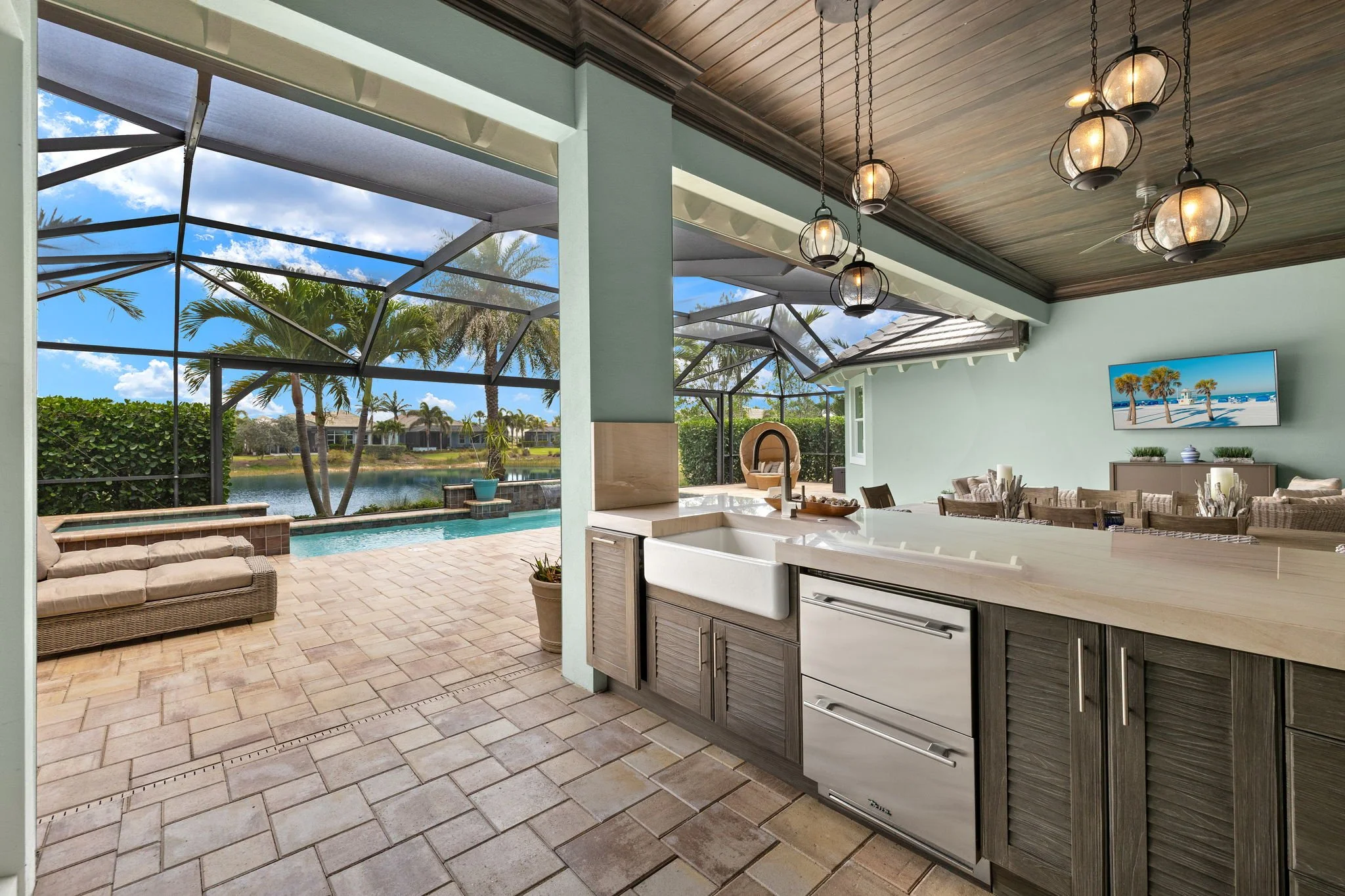 35-Outdoor Kitchen.jpg