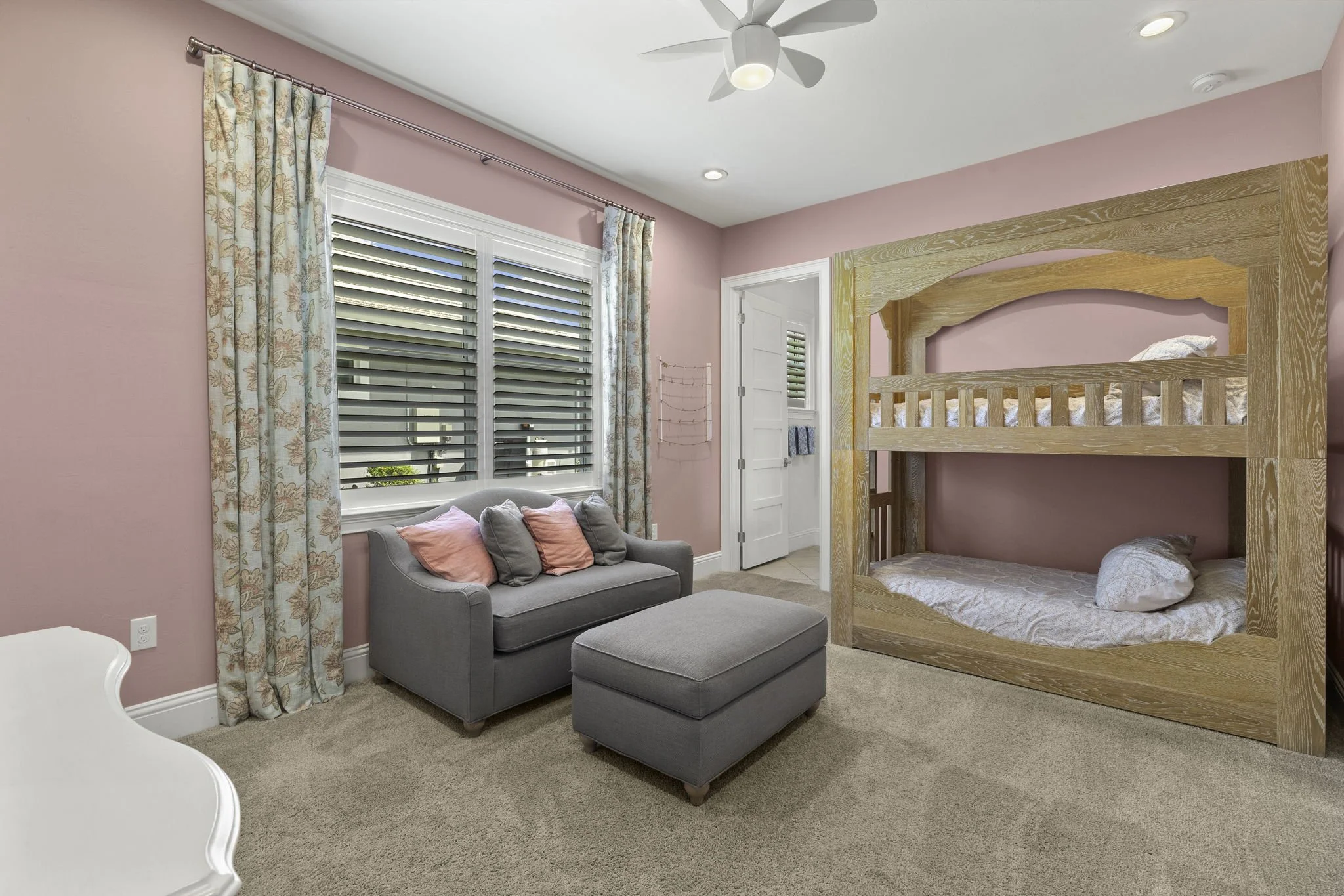 25-Guest Bedroom 2 - 1 of 2.jpg