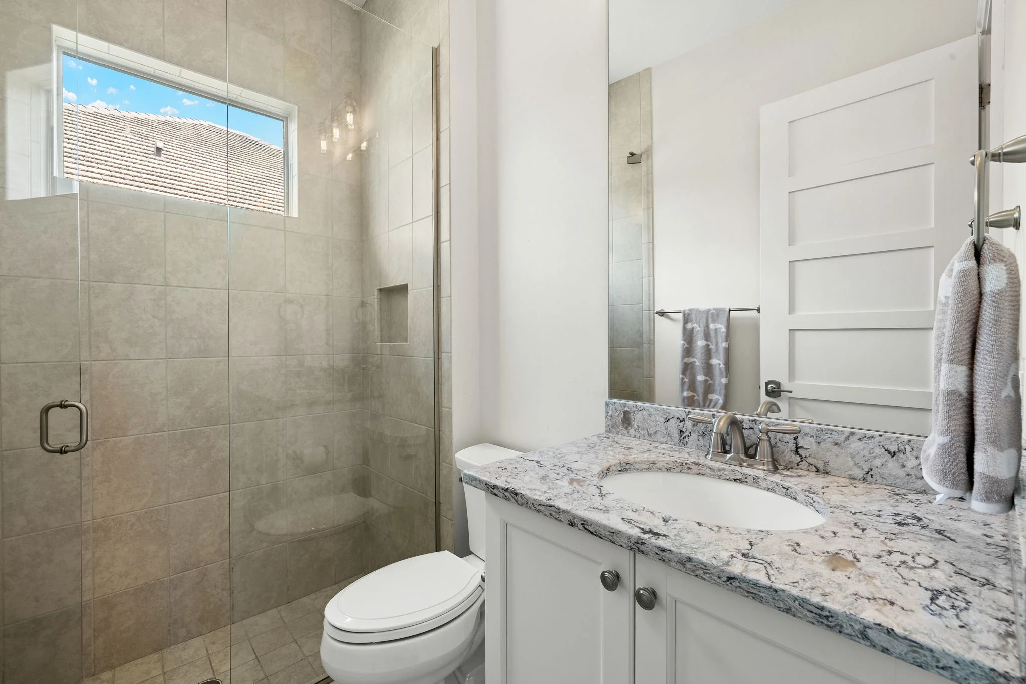 27-Guest Bathroom 2.jpg
