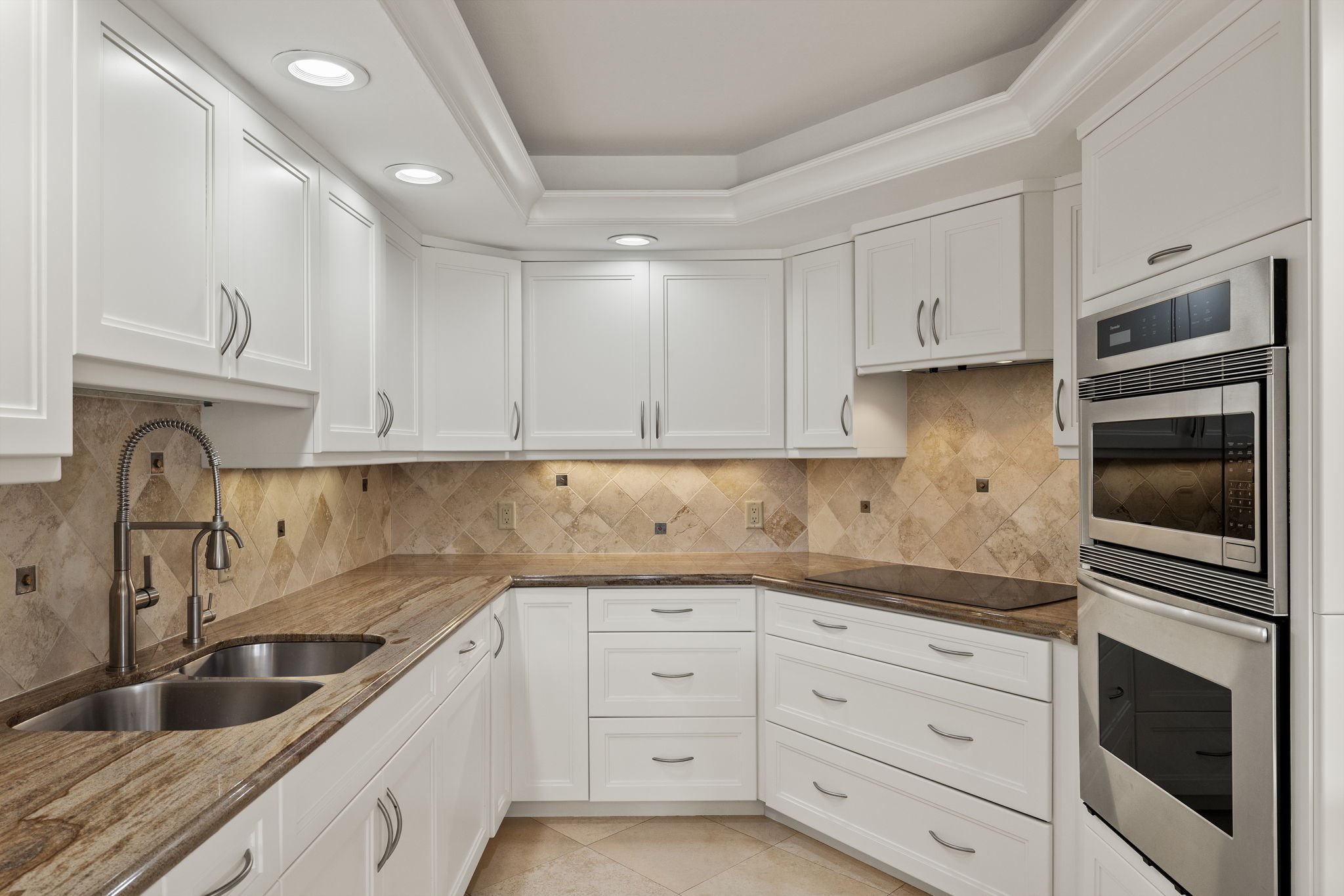 13-Kitchen 2 of 2.jpg